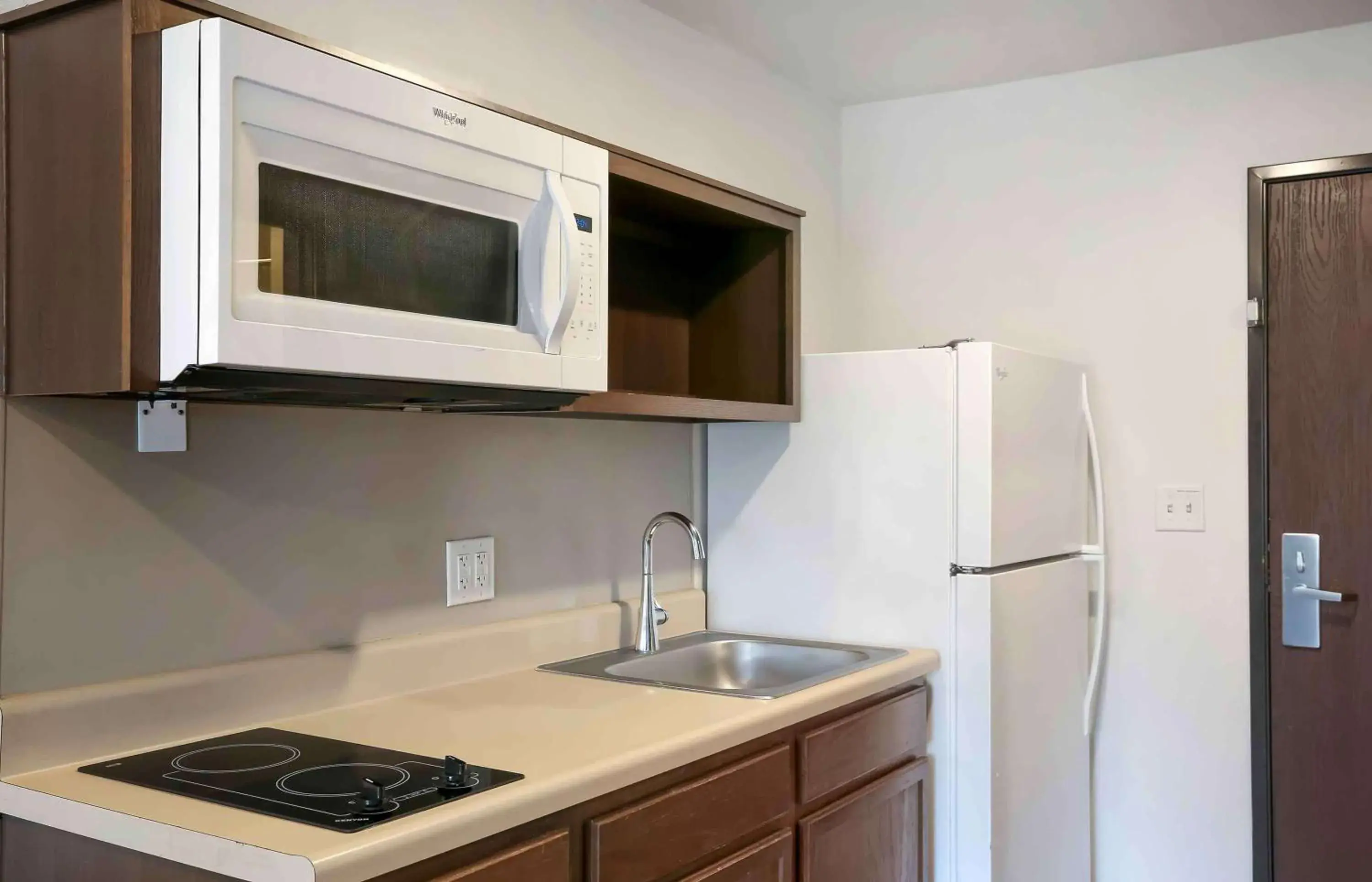 Bedroom, Kitchen/Kitchenette in Extended Stay America Suites - Providence