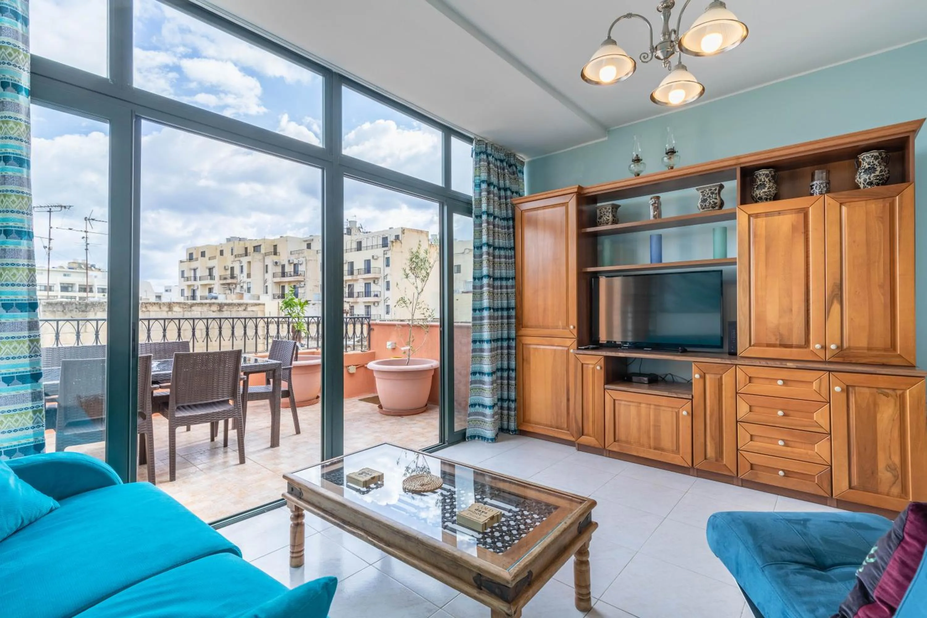 Duplex Penthouse With Terrace In Balluta Bay - Sleeps 6