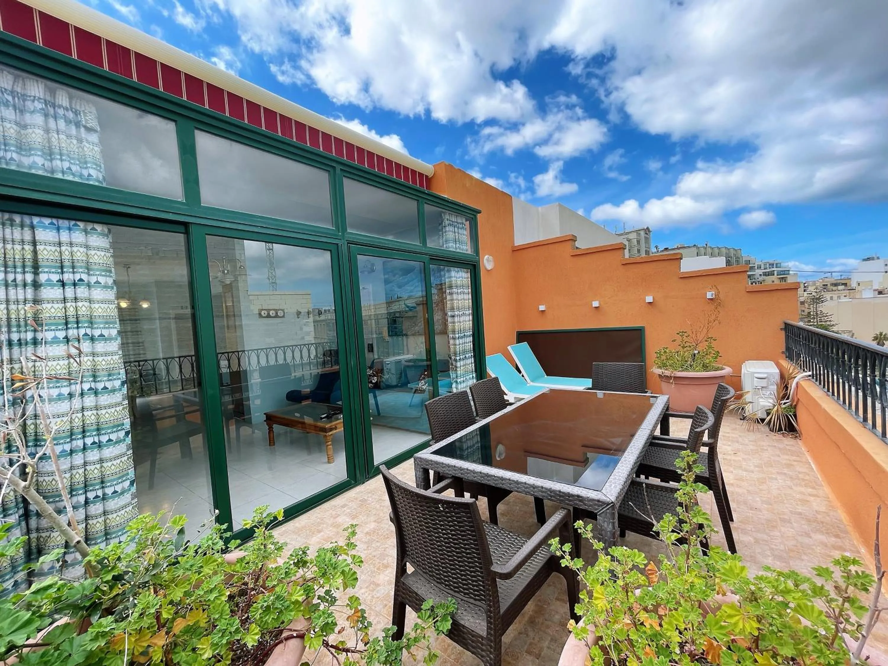 Duplex Penthouse With Terrace In Balluta Bay - Sleeps 6
