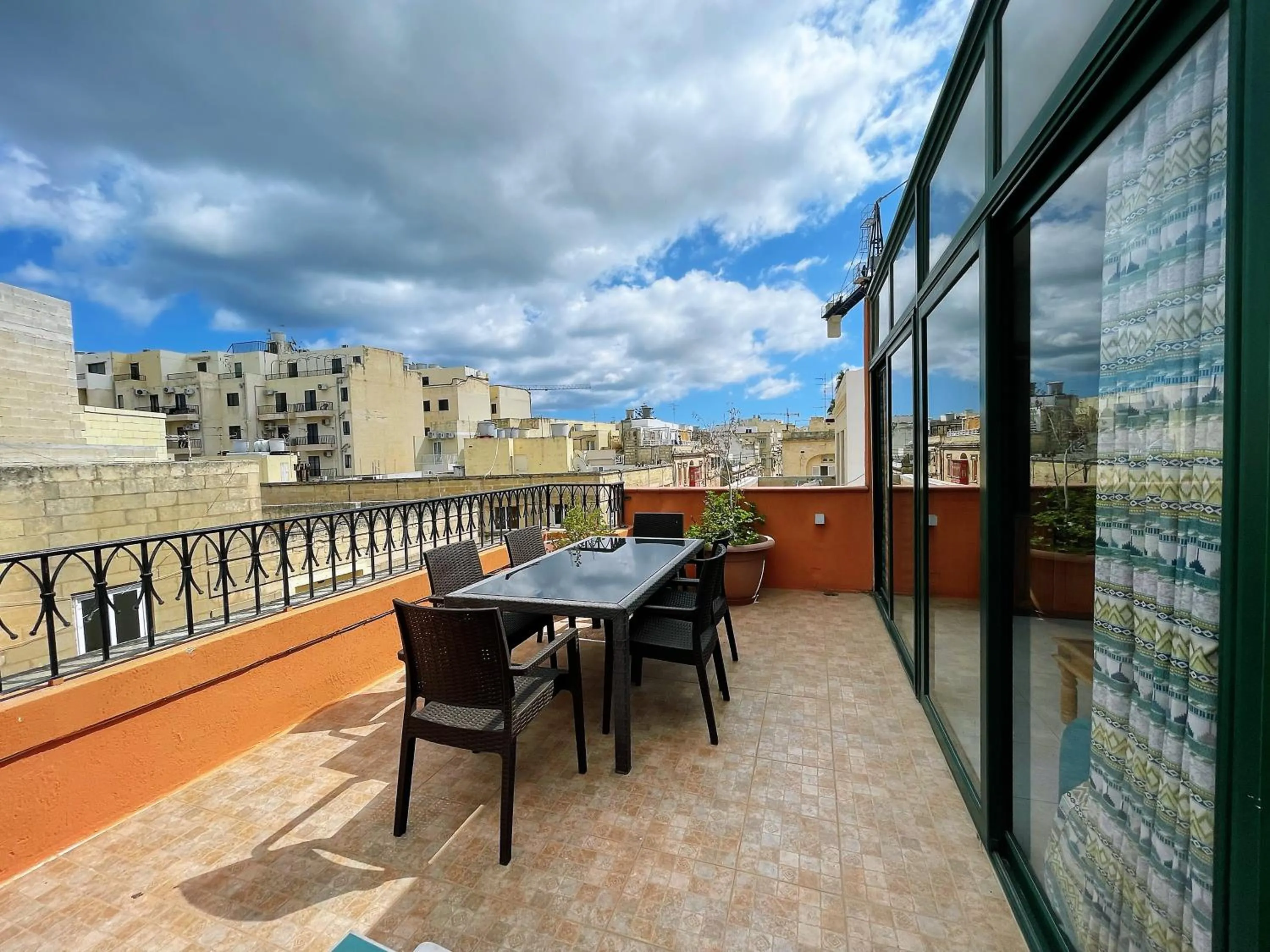 Duplex Penthouse With Terrace In Balluta Bay - Sleeps 6