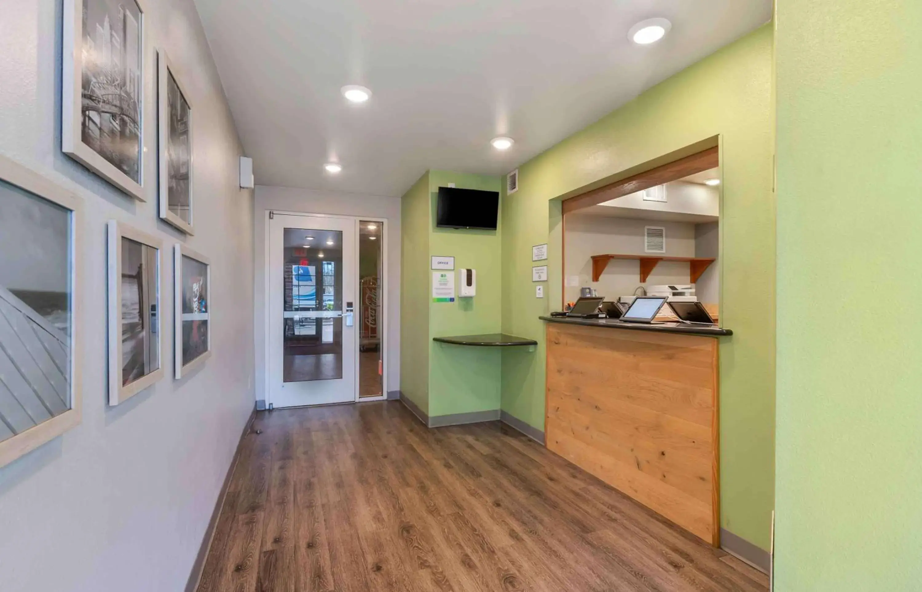 Lobby or reception in Extended Stay America Select Suites - Jacksonville - North Lobby or reception in Extended Stay America Select Suites - Jacksonville - North