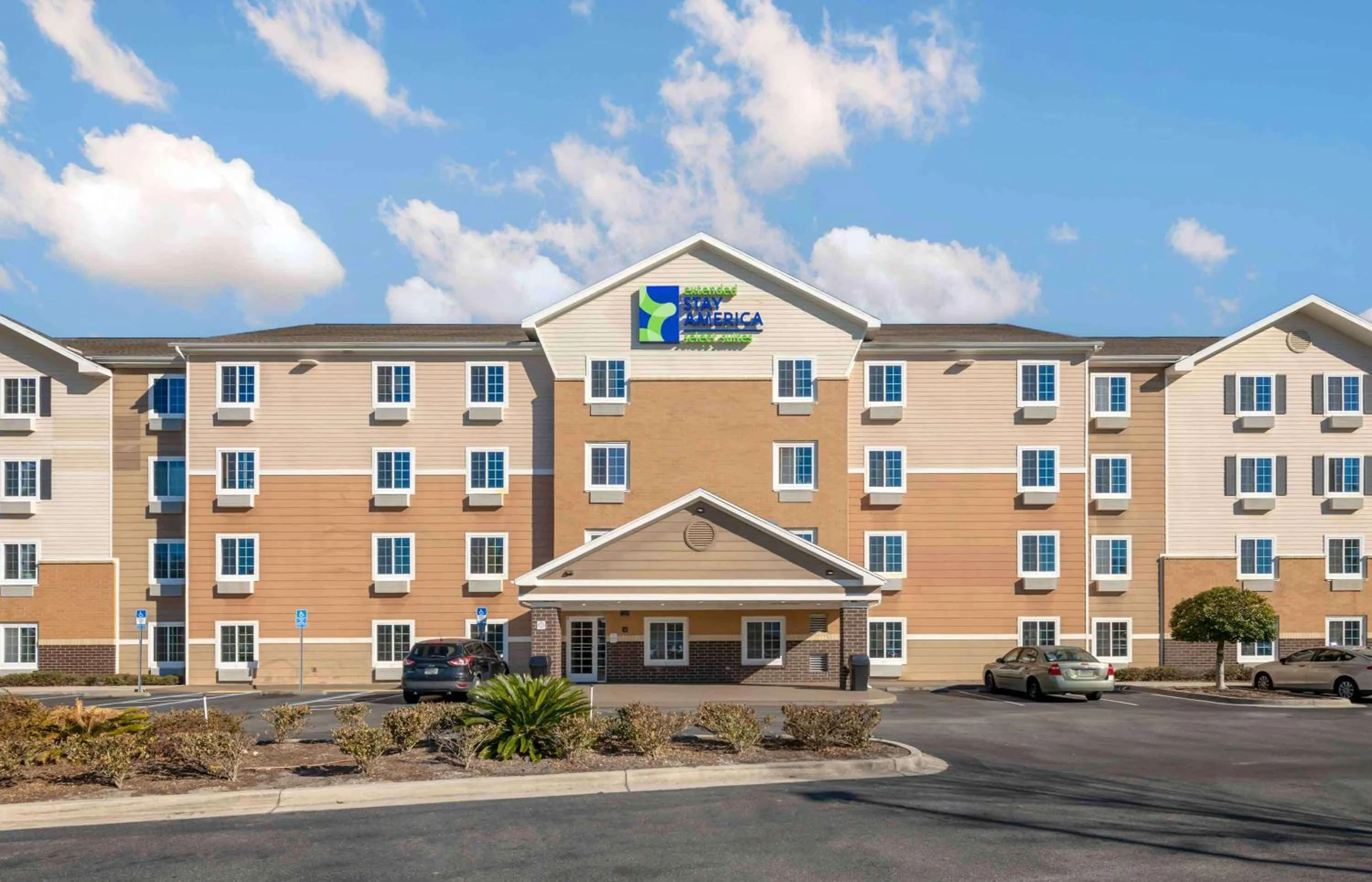 Property building in Extended Stay America Select Suites - Jacksonville - North
