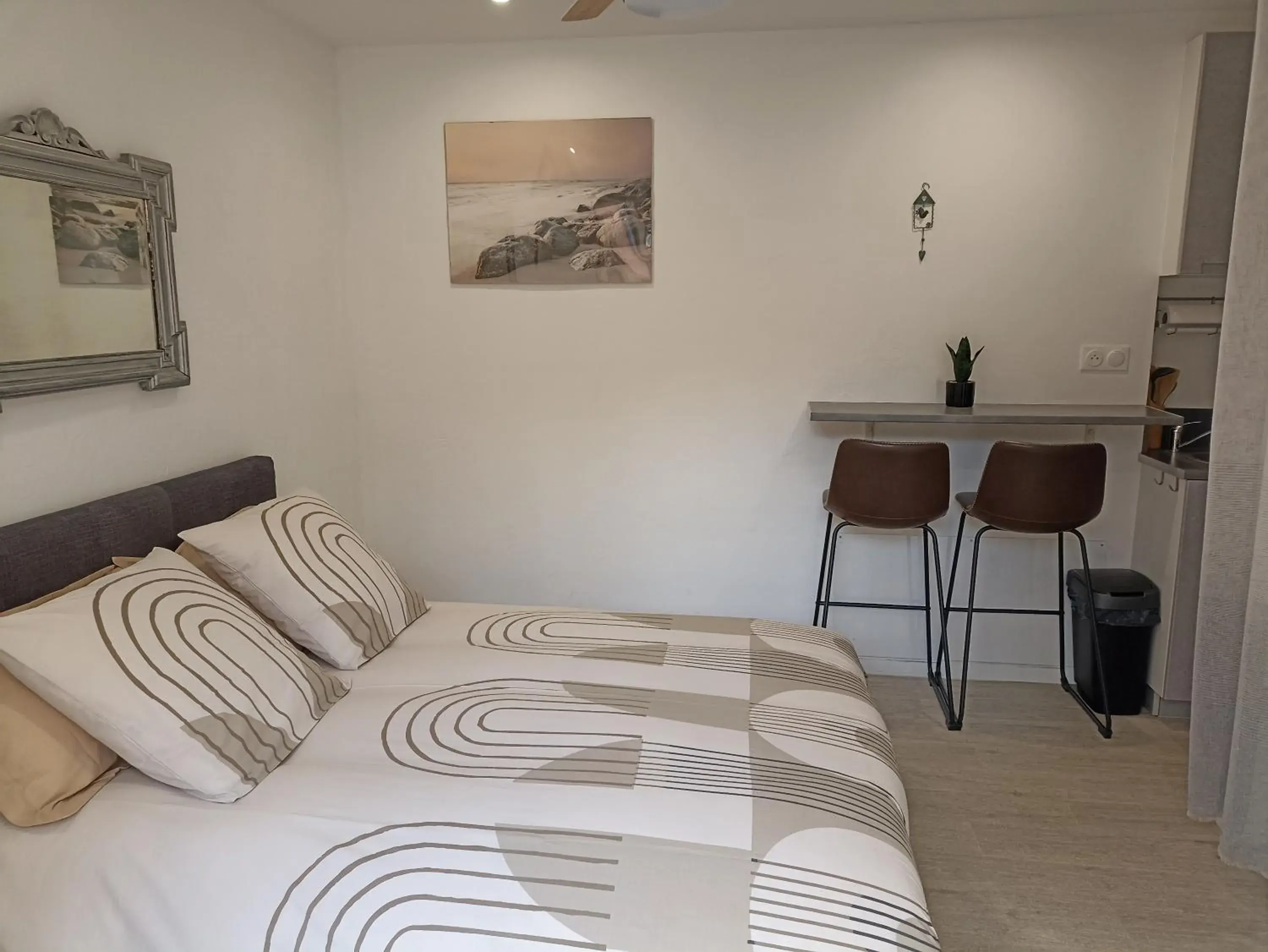 Double Room in " LE CHABASSOLE " CHAMBRES D'HÔTES - GORGES du VERDON Double Room in " LE CHABASSOLE " CHAMBRES D'HÔTES - GORGES du VERDON