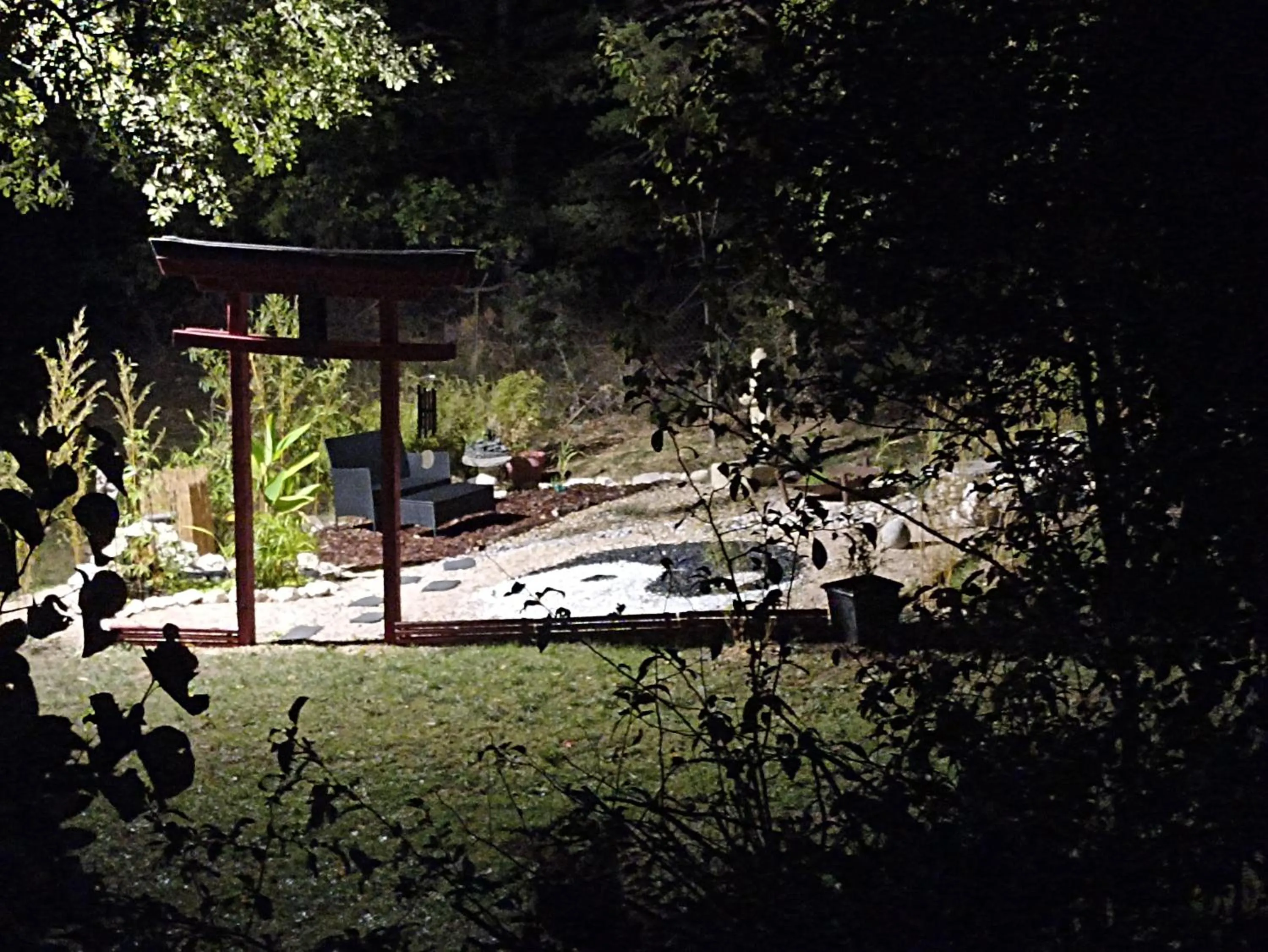 Garden in " LE CHABASSOLE " CHAMBRES D'HÔTES - GORGES du VERDON