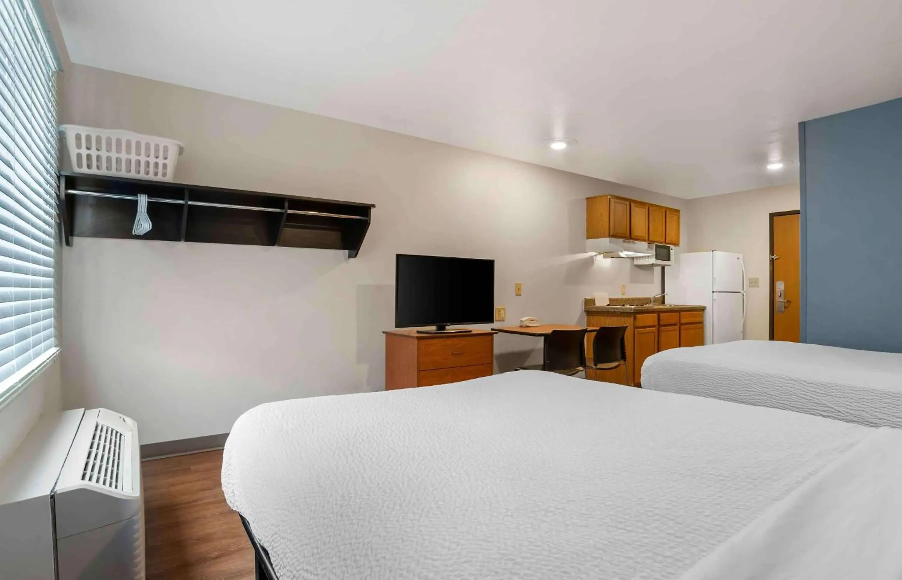 Bedroom, Bed in Extended Stay America Select Suites - Gulfport