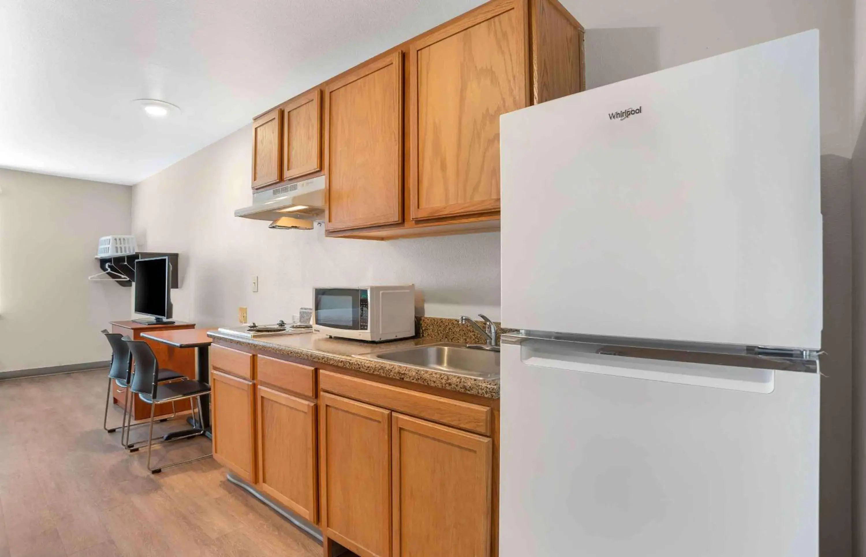 Bedroom, Kitchen/Kitchenette in Extended Stay America Select Suites - Gulfport