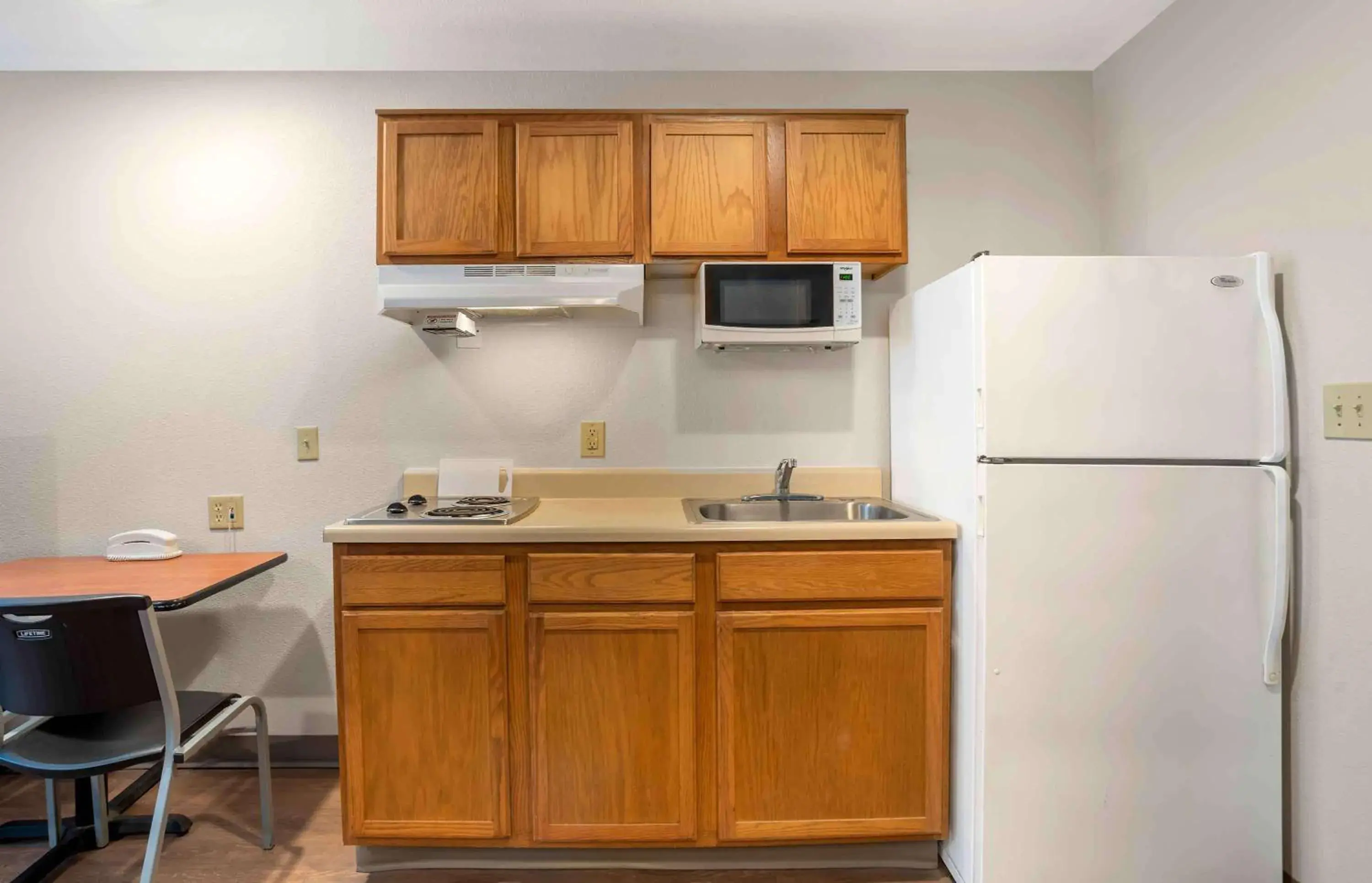 Bedroom, Kitchen/Kitchenette in Extended Stay America Select Suites - Gulfport