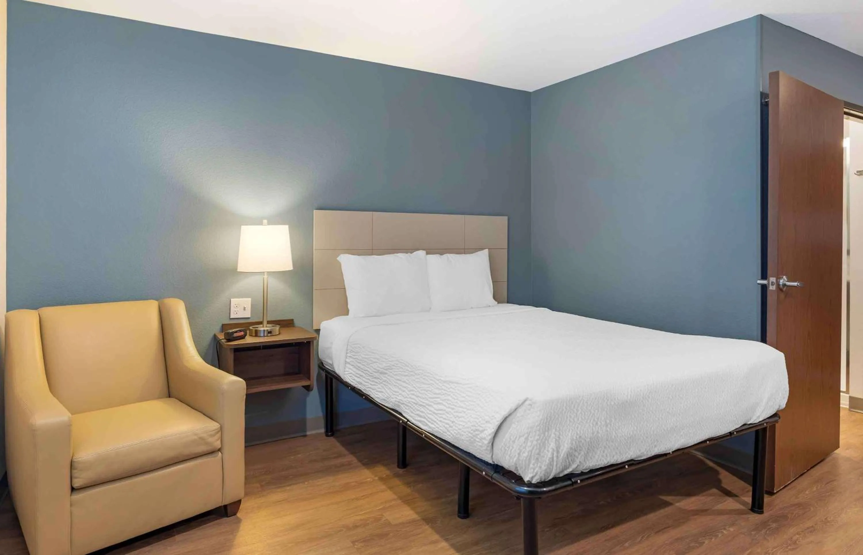 Bedroom, Bed in Extended Stay America Suites - Norco