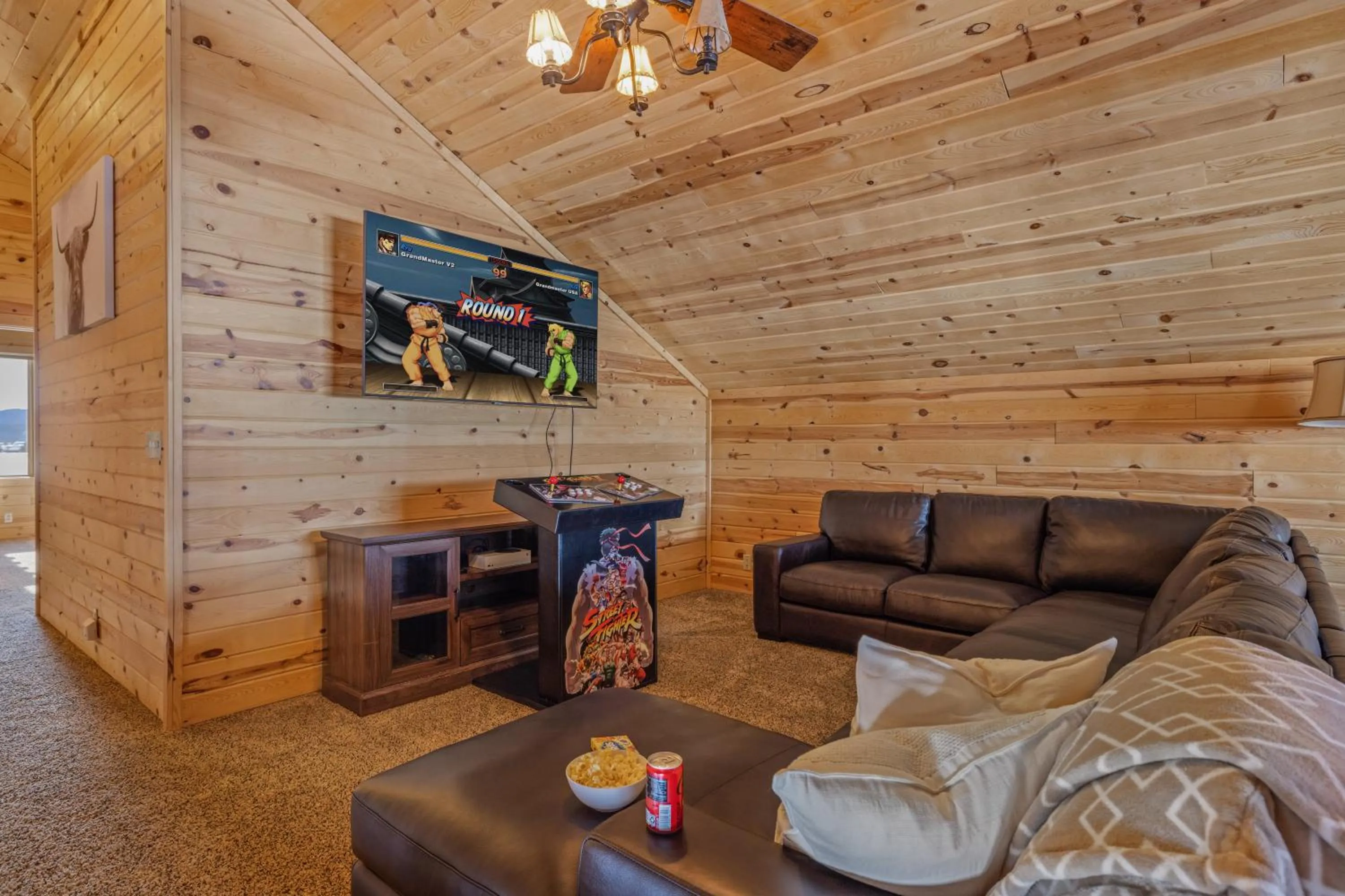 Liberty Lodge by KABINO Hot Tub Air Hockey 3 Living Rooms 7 bedrooms Boat Launch Reservoir ATV Snowmobile Trails WiFi