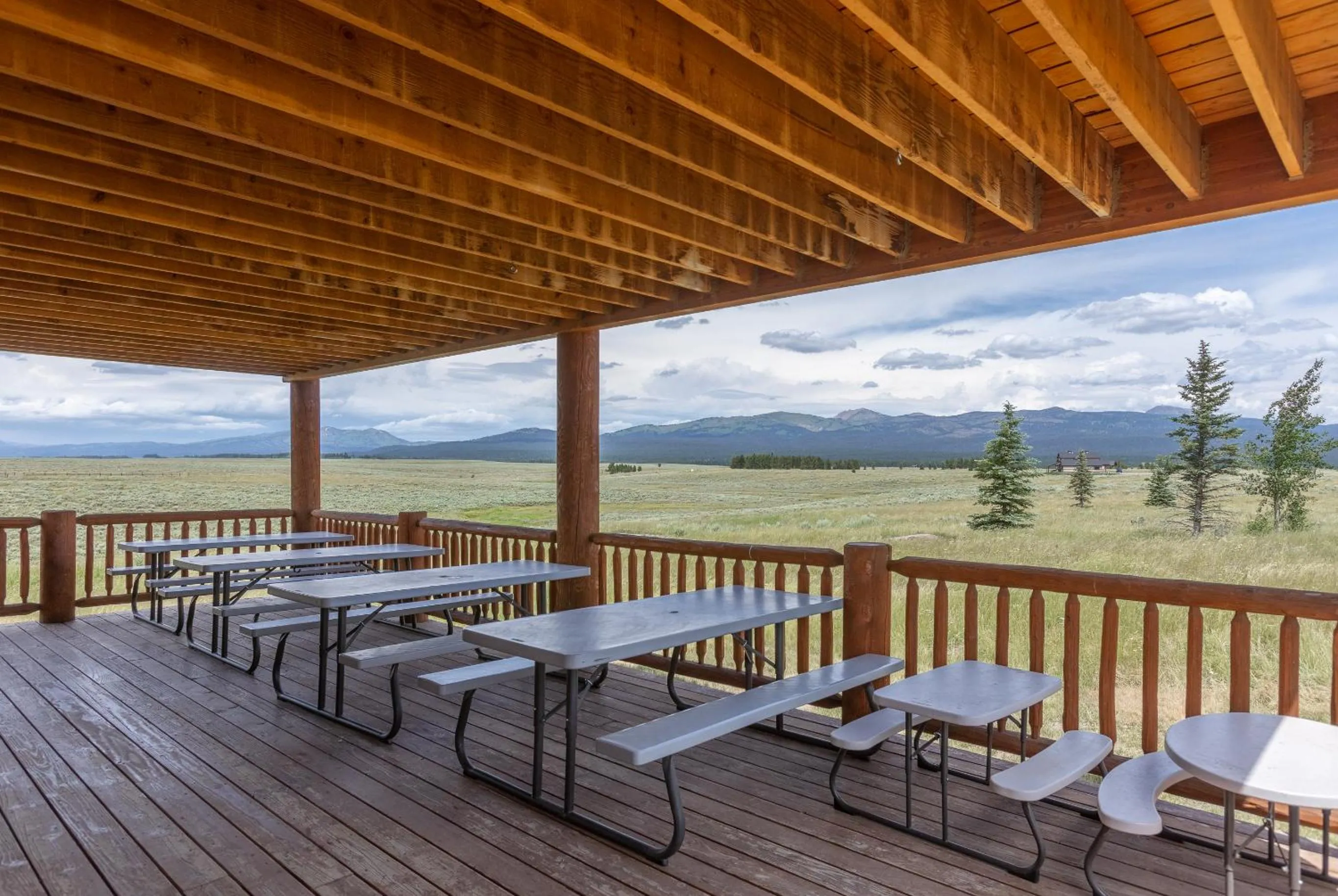 Liberty Lodge by KABINO Hot Tub Air Hockey 3 Living Rooms 7 bedrooms Boat Launch Reservoir ATV Snowmobile Trails WiFi