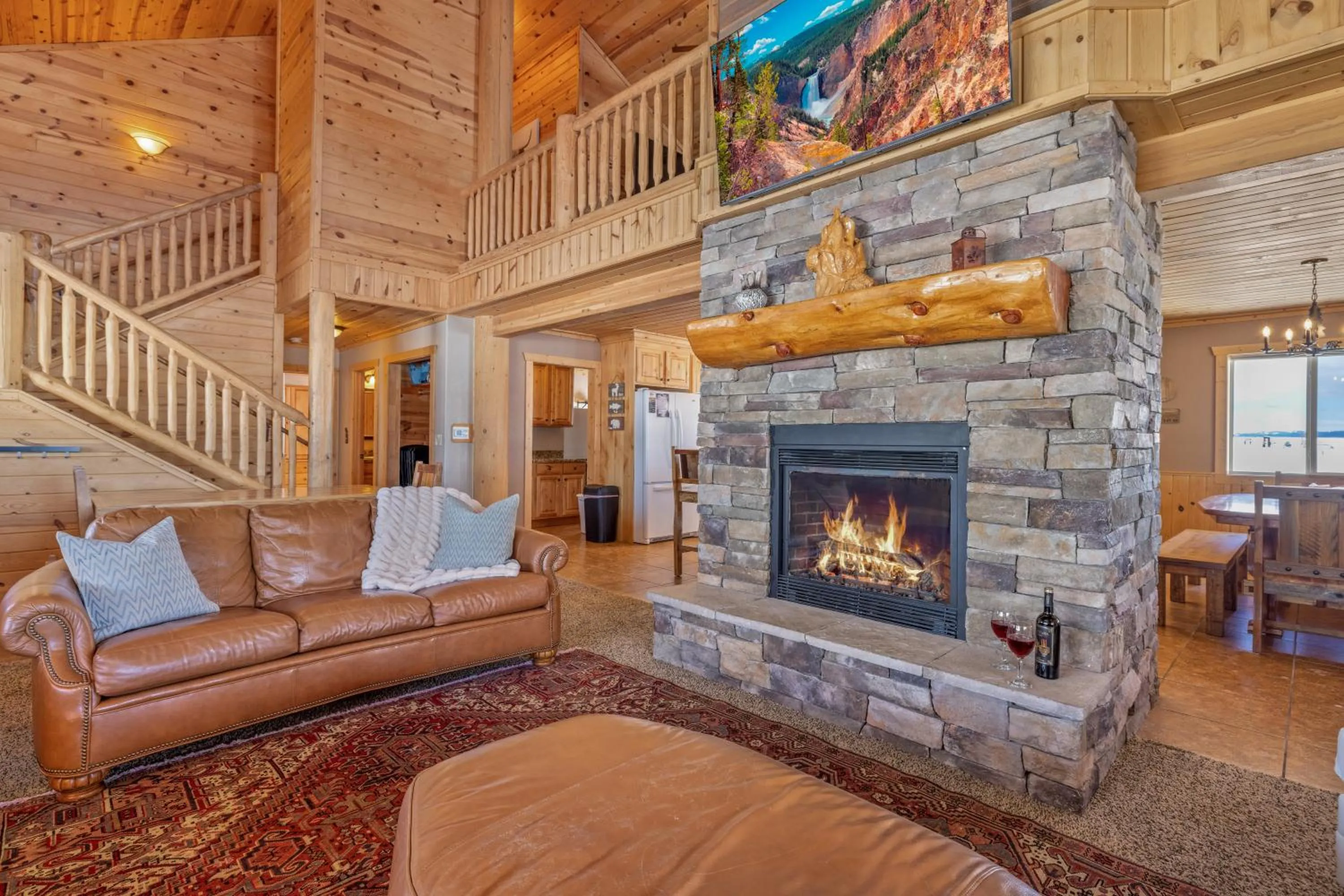 Liberty Lodge by KABINO Hot Tub Air Hockey 3 Living Rooms 7 bedrooms Boat Launch Reservoir ATV Snowmobile Trails WiFi