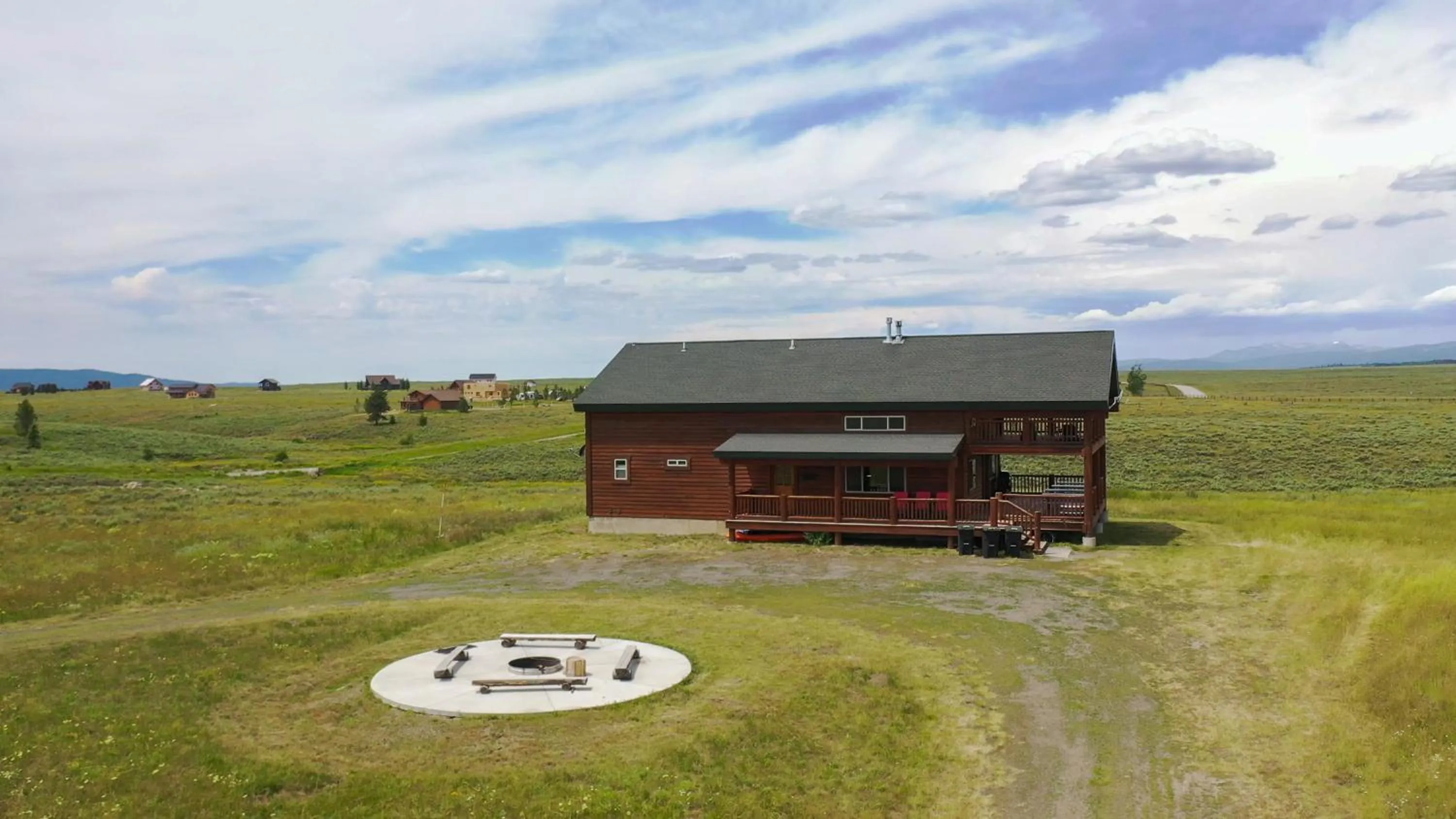 Liberty Lodge by KABINO Hot Tub Air Hockey 3 Living Rooms 7 bedrooms Boat Launch Reservoir ATV Snowmobile Trails WiFi