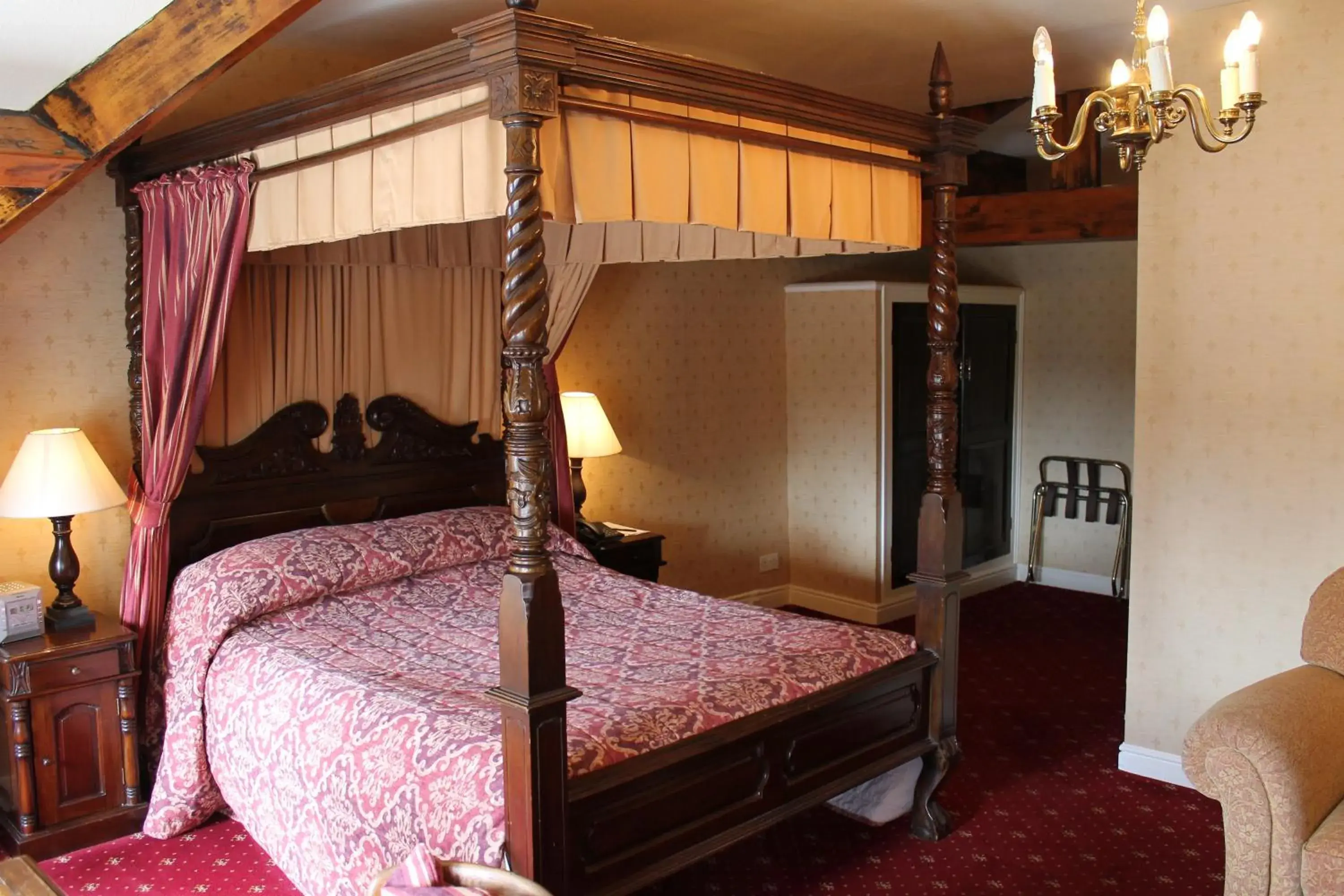 Family Room in Oakwood Hall Hotel Family Room in Oakwood Hall Hotel