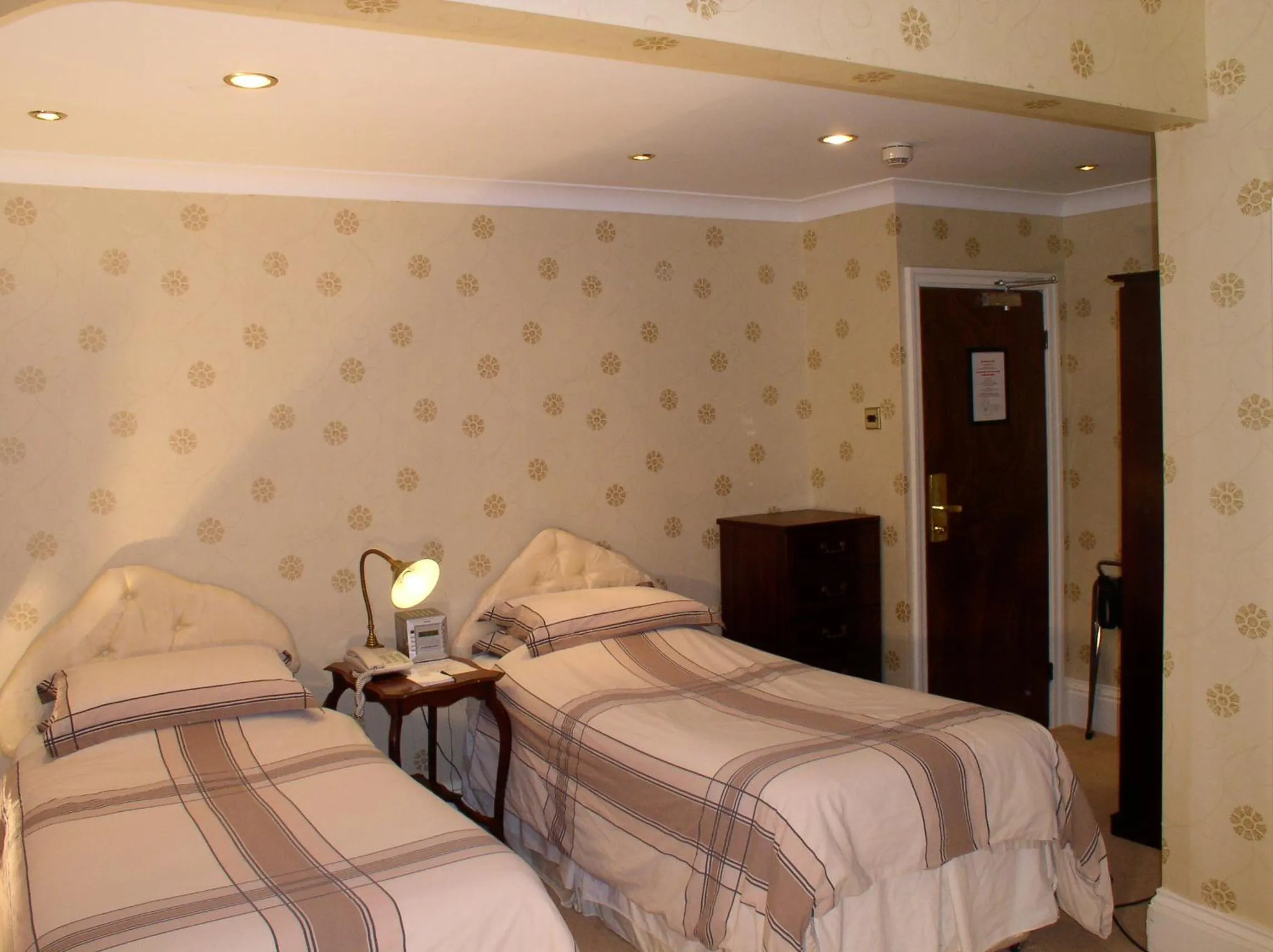Bedroom, Bed in Oakwood Hall Hotel