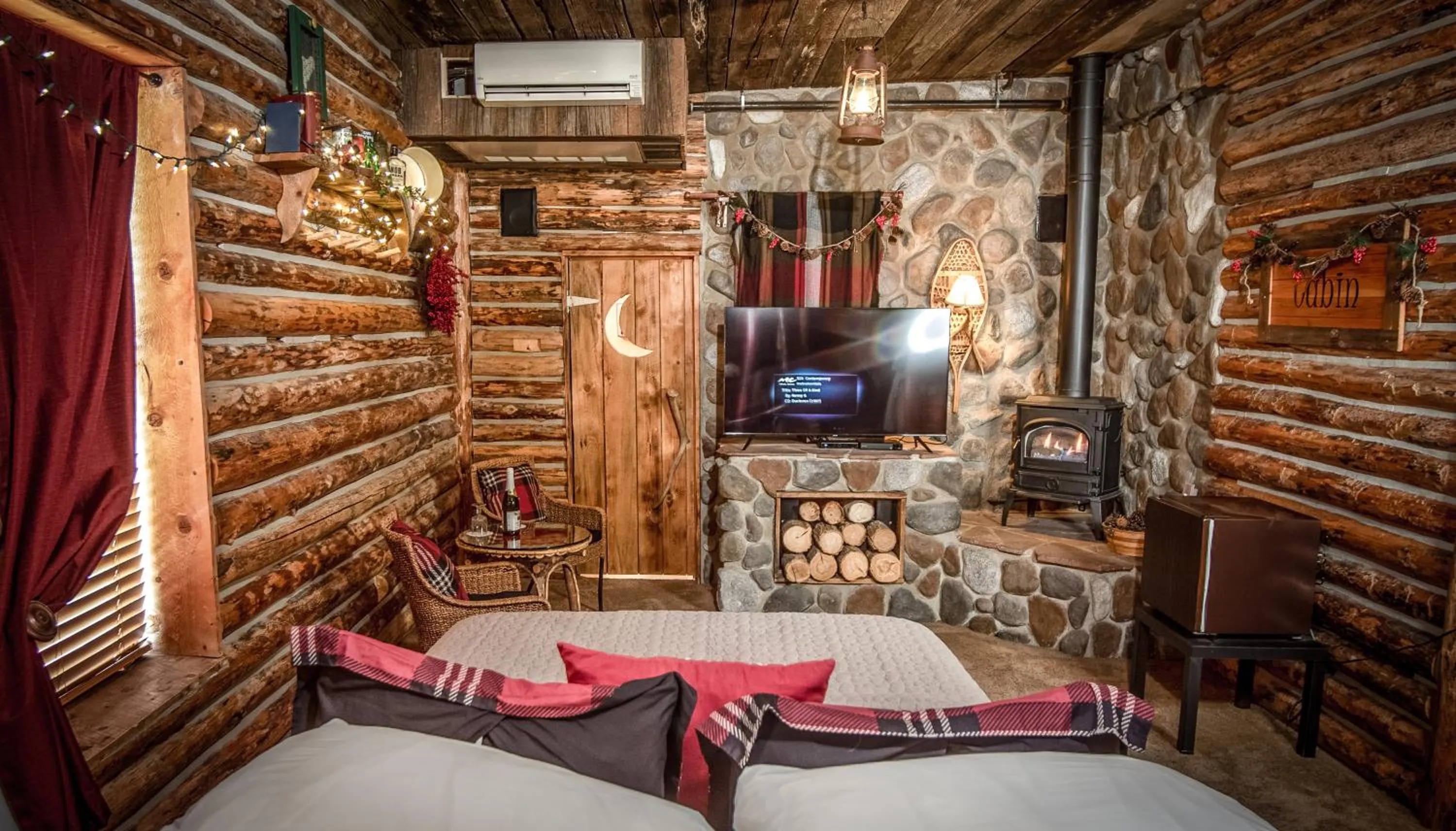 TV and multimedia, Bed in The Anniversary Inn - Fifth South