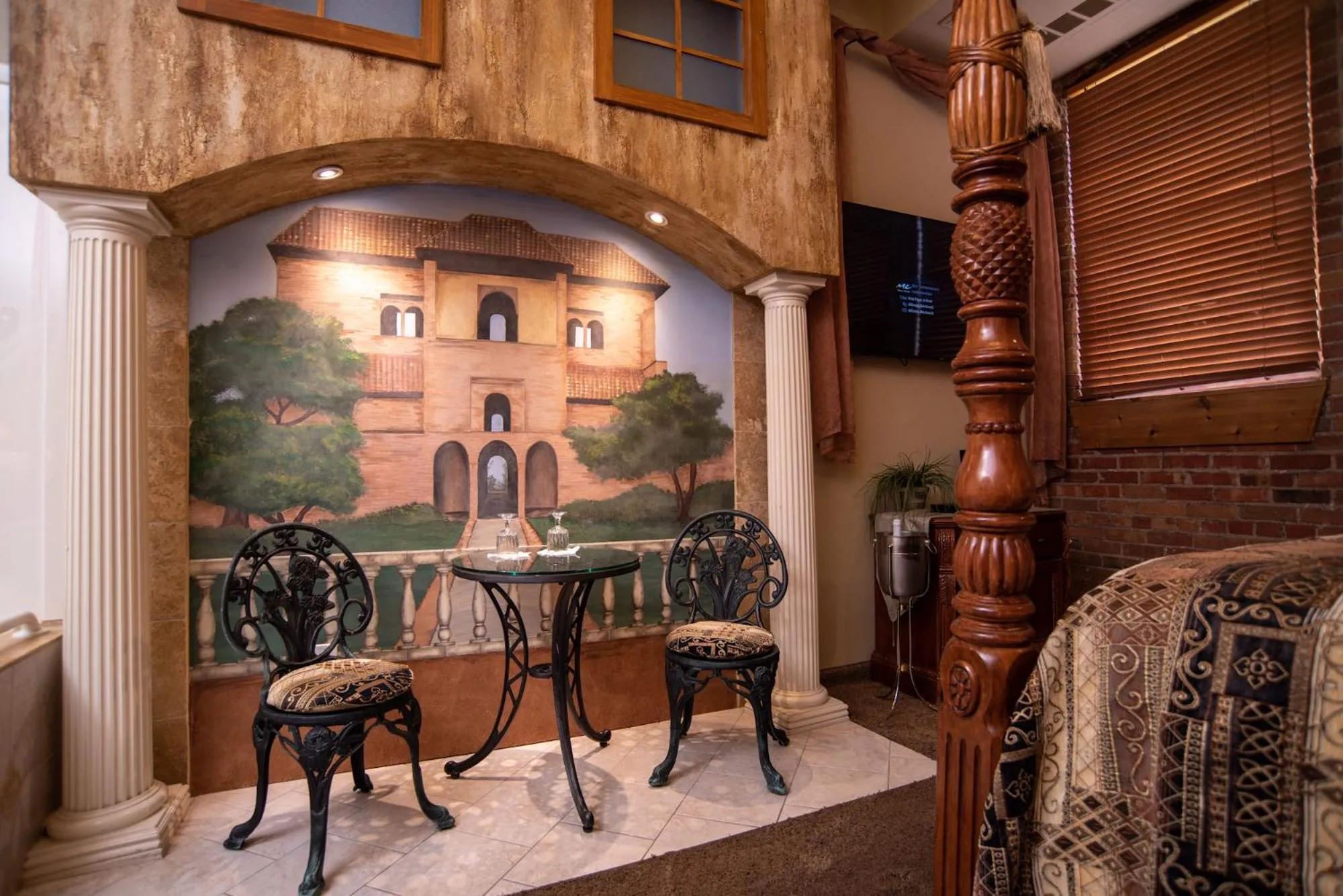 Seating area in The Anniversary Inn - Fifth South