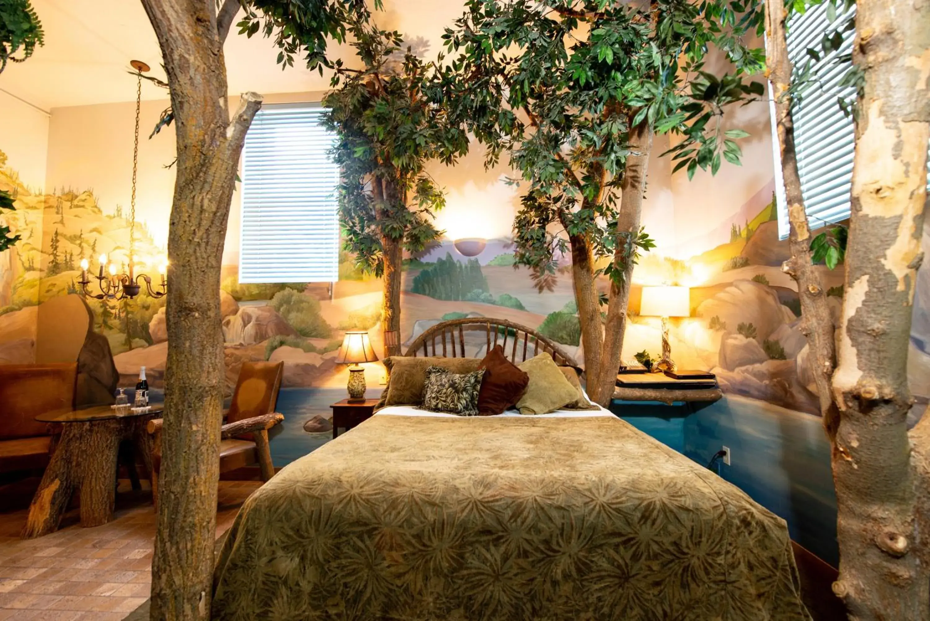 Bedroom, Bed in The Anniversary Inn - Fifth South Bedroom, Bed in The Anniversary Inn - Fifth South