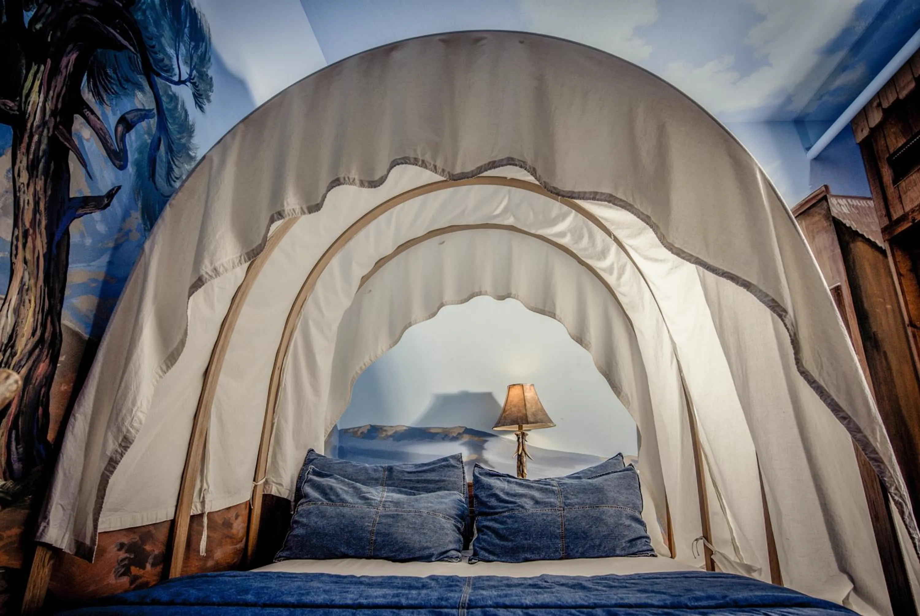 Bed in The Anniversary Inn - Fifth South