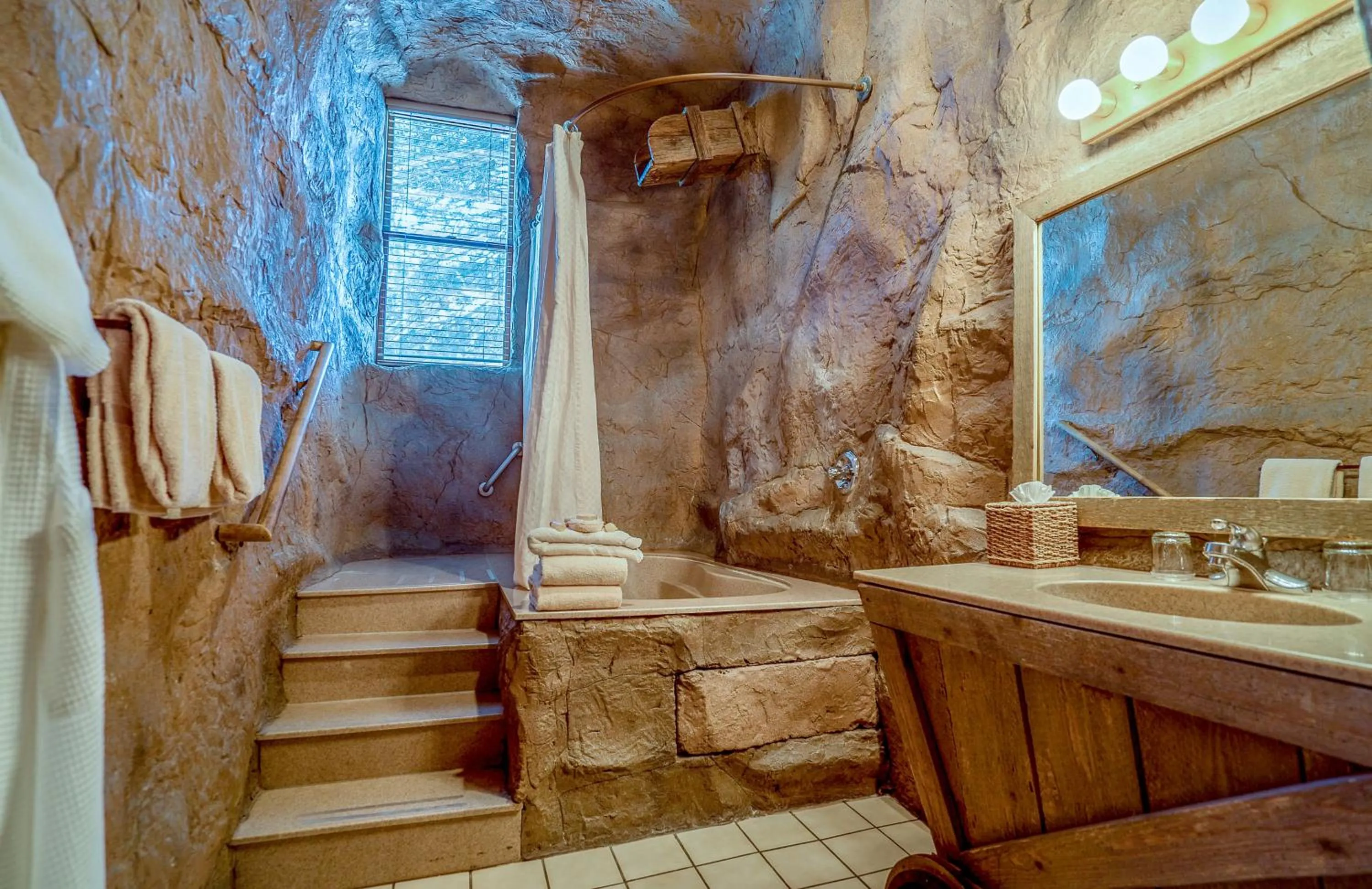Bathroom in The Anniversary Inn - Fifth South