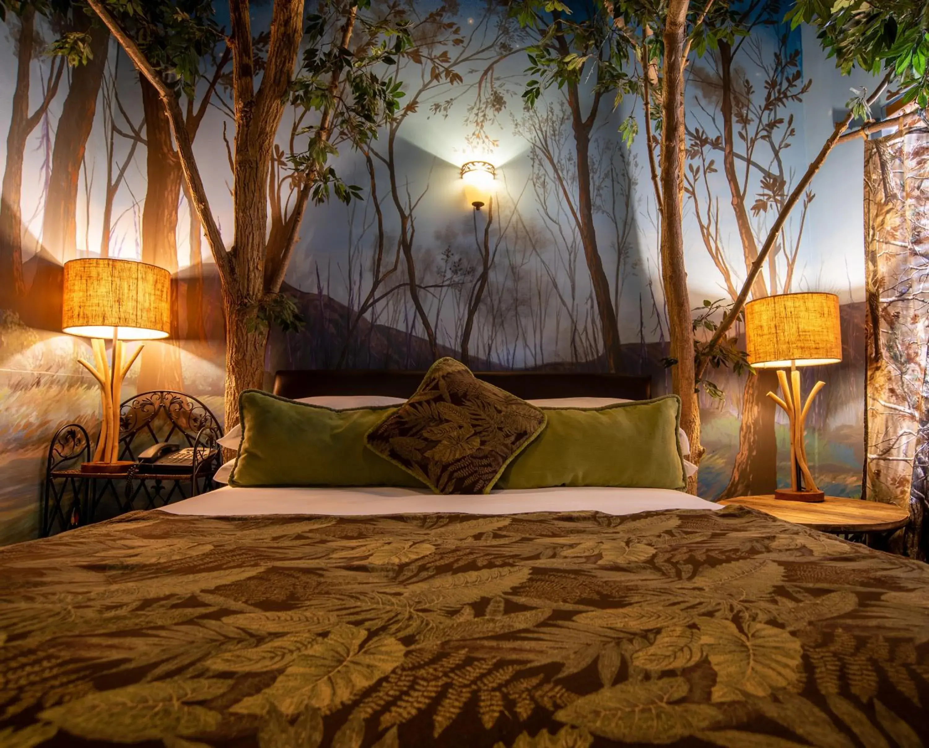 King Room with Lake View in The Anniversary Inn - Fifth South King Room with Lake View in The Anniversary Inn - Fifth South