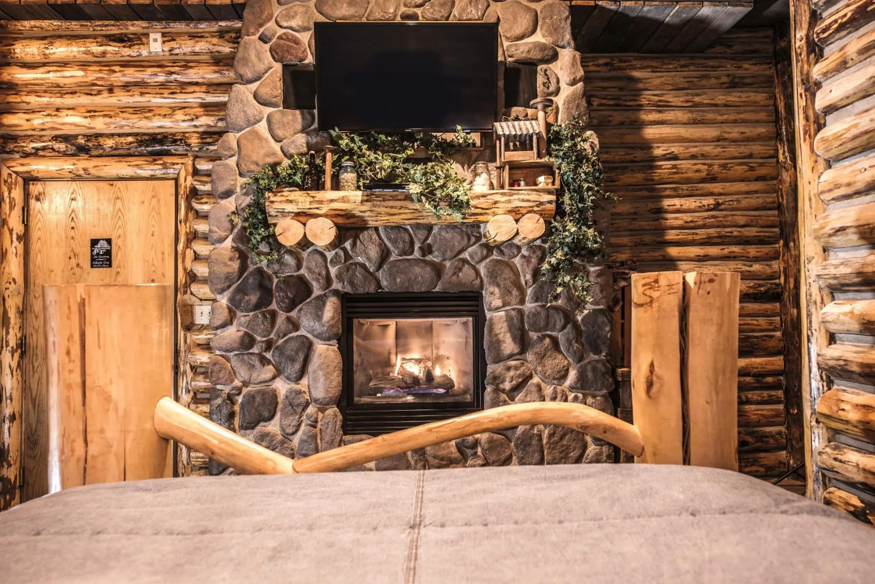 flat iron in The Anniversary Inn - Fifth South flat iron in The Anniversary Inn - Fifth South