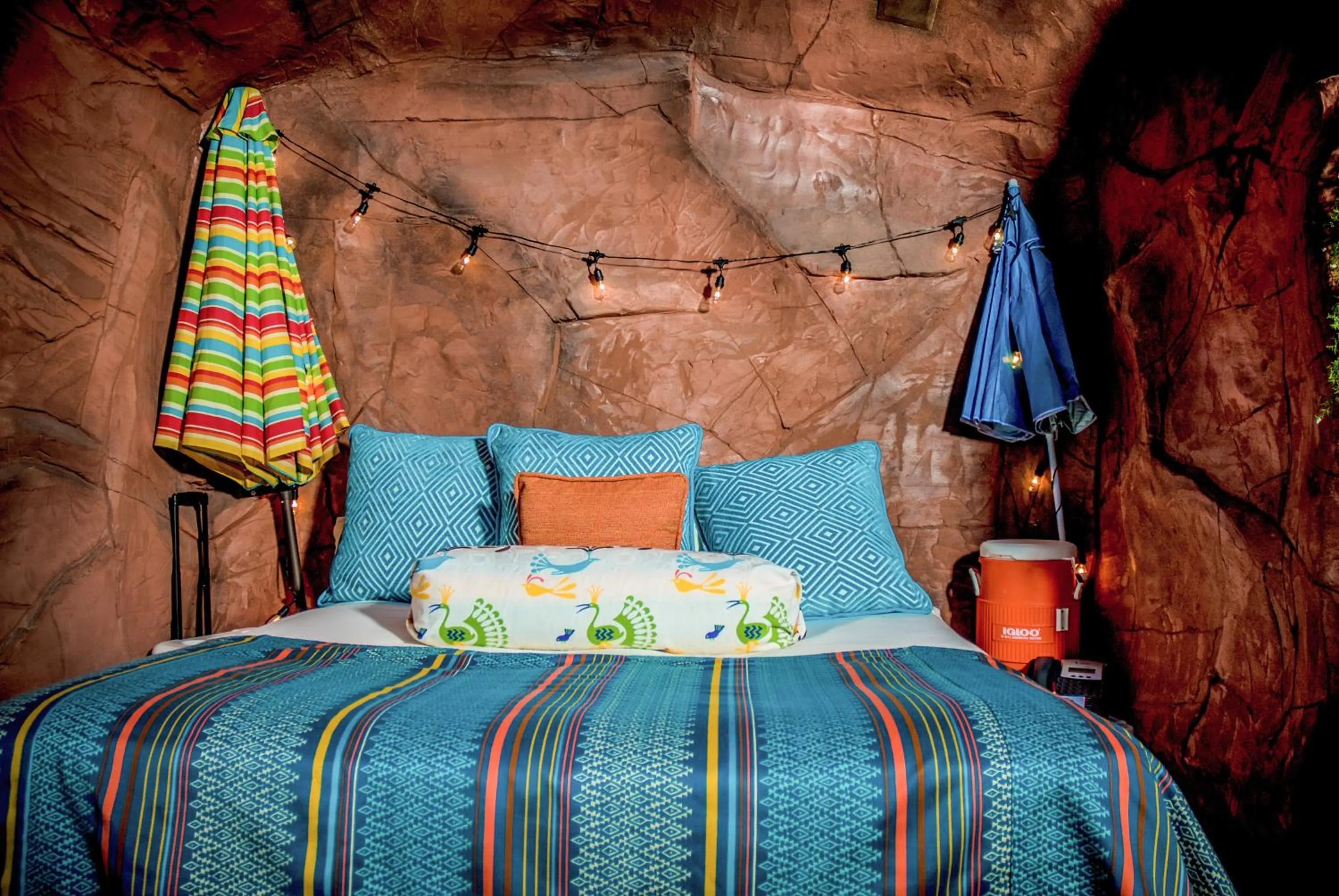 Bedroom, Bed in The Anniversary Inn - Fifth South