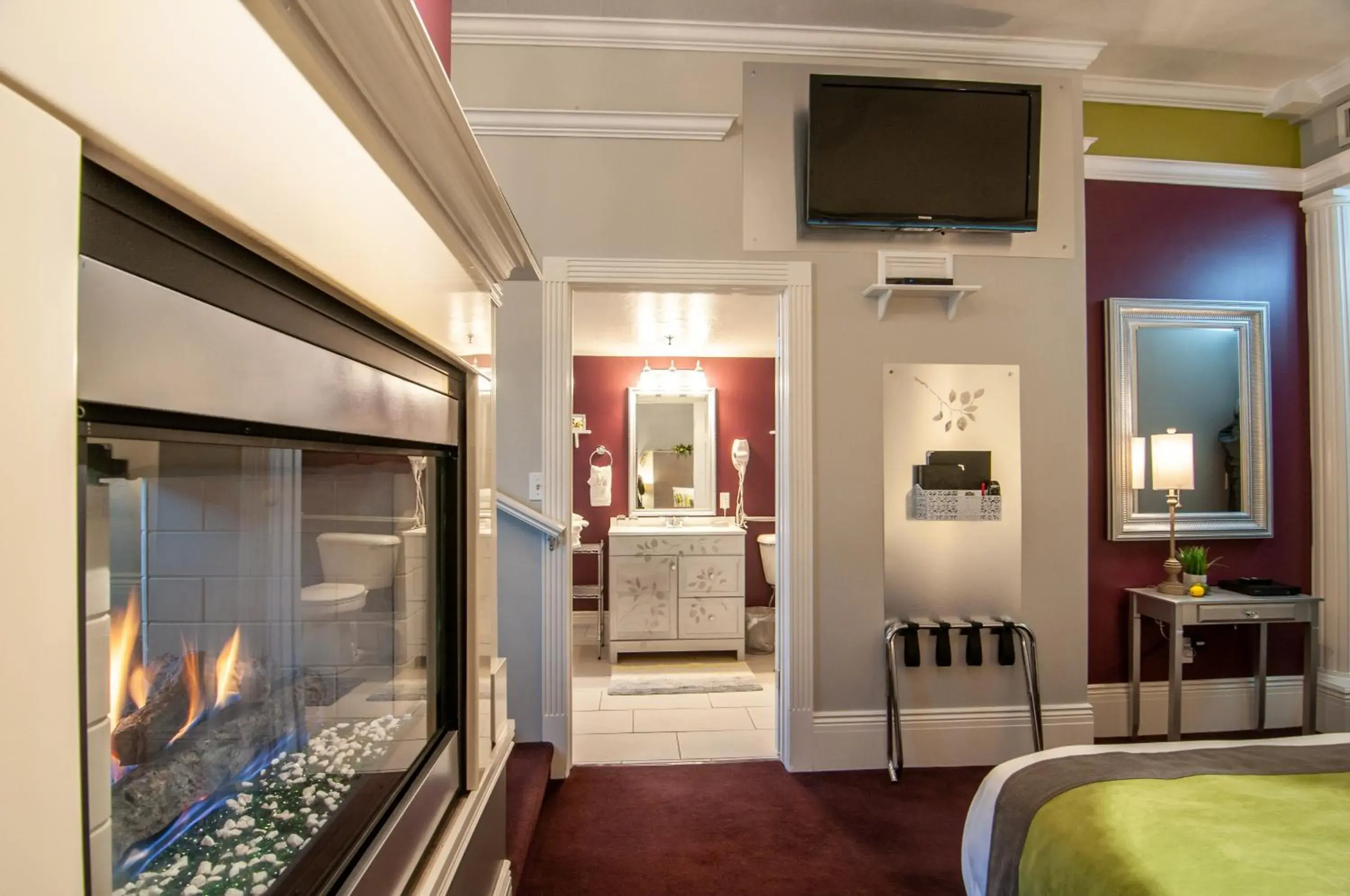 Bedroom, Bed in The Anniversary Inn - Fifth South Bedroom, Bed in The Anniversary Inn - Fifth South