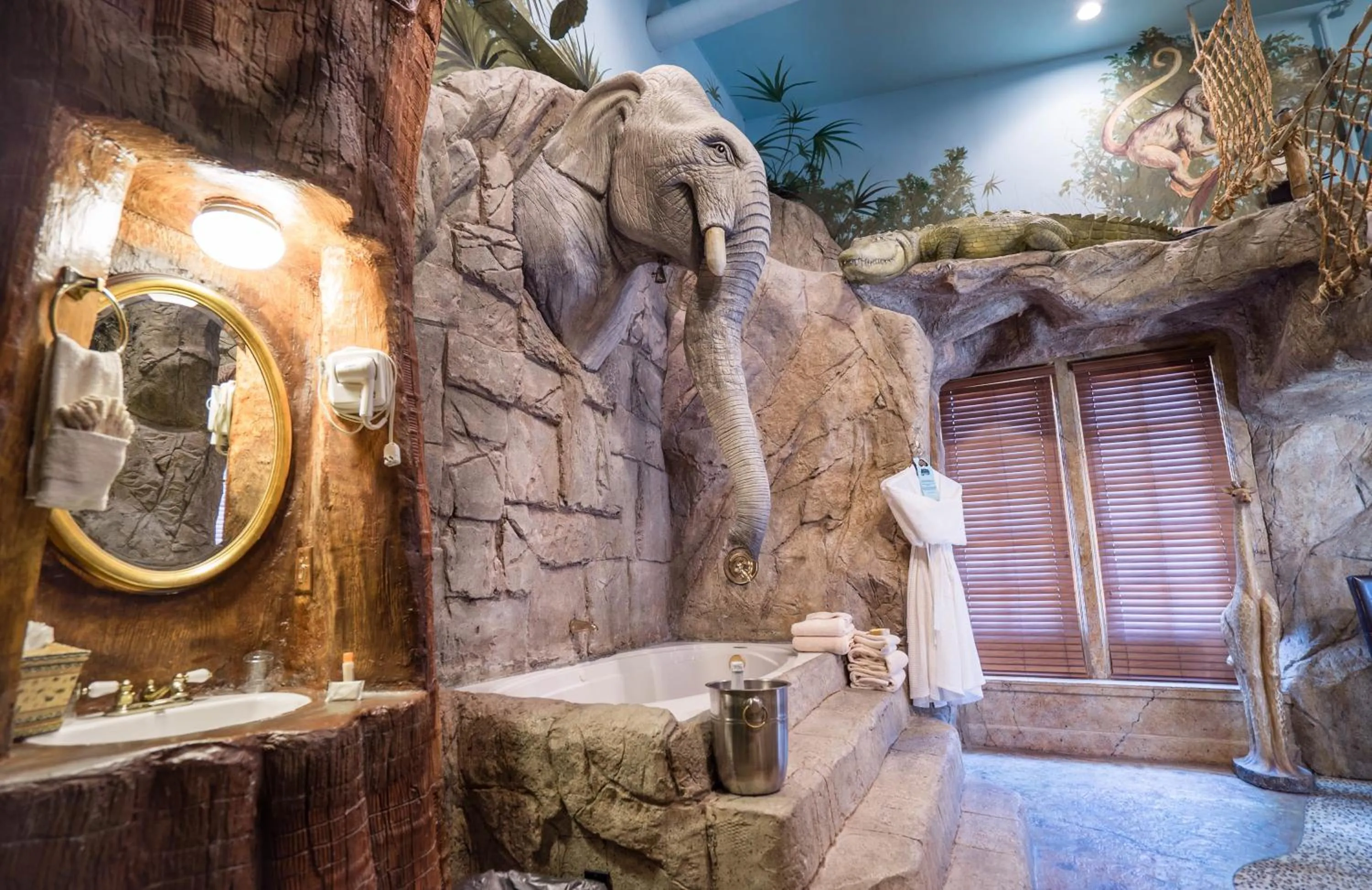 Bathroom in The Anniversary Inn - Fifth South