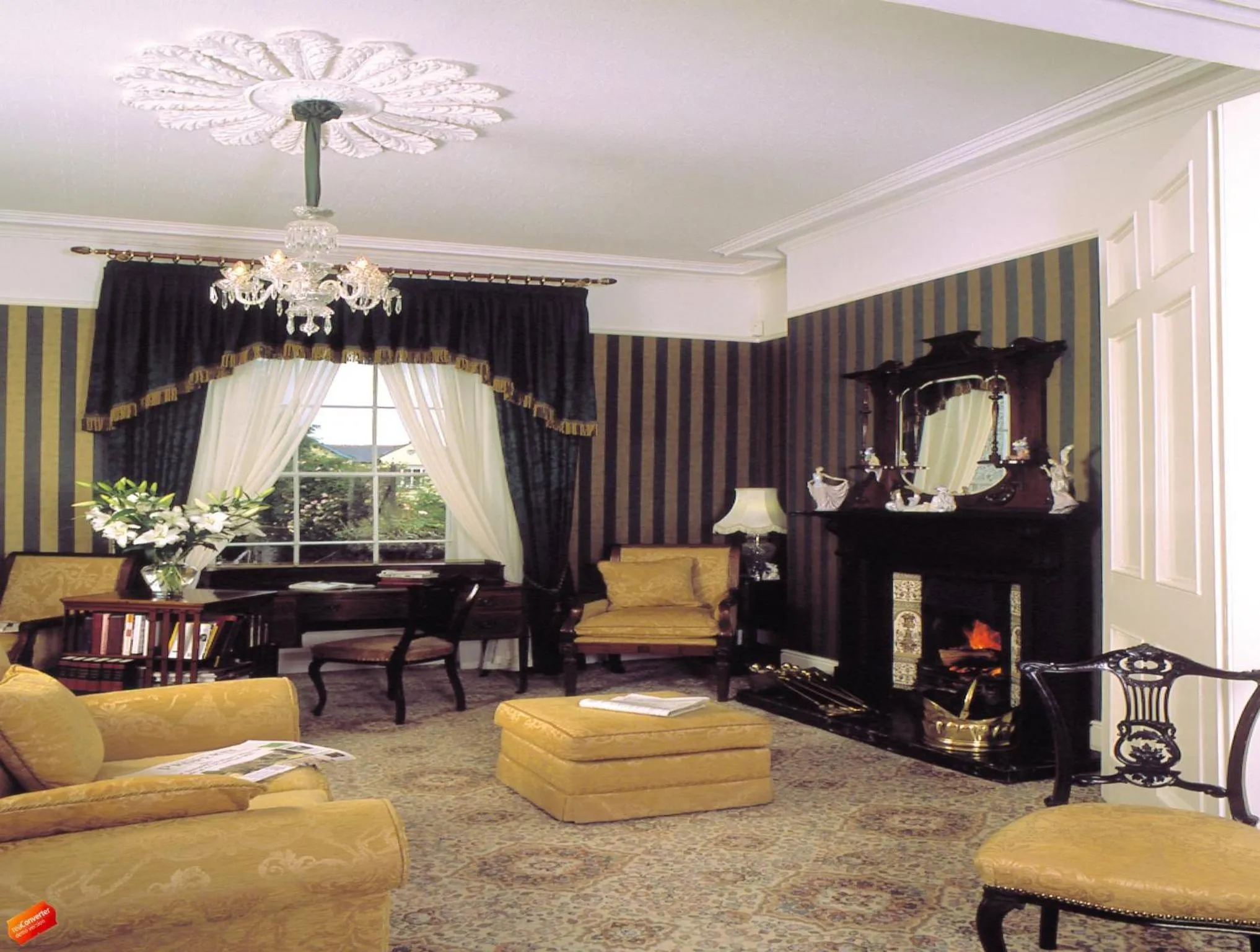 Communal lounge/ TV room in Ivyleigh House