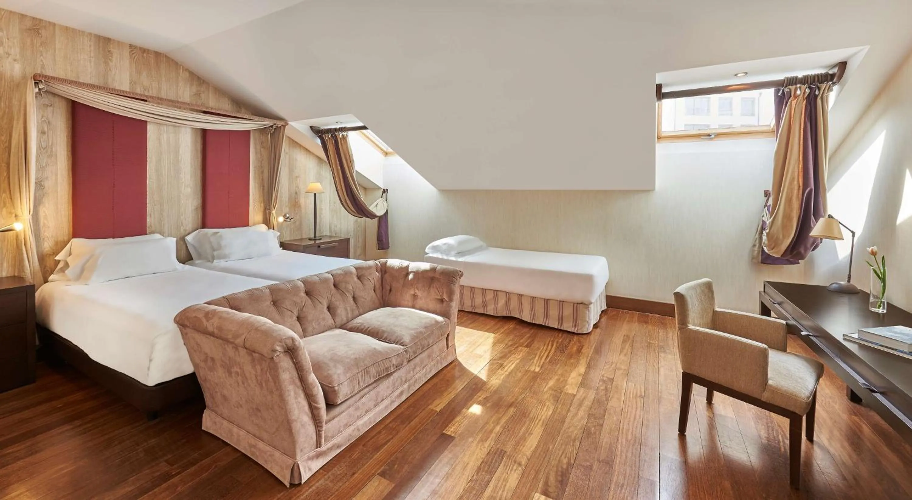 Bedroom, Bed in NH Collection Palacio de Burgos