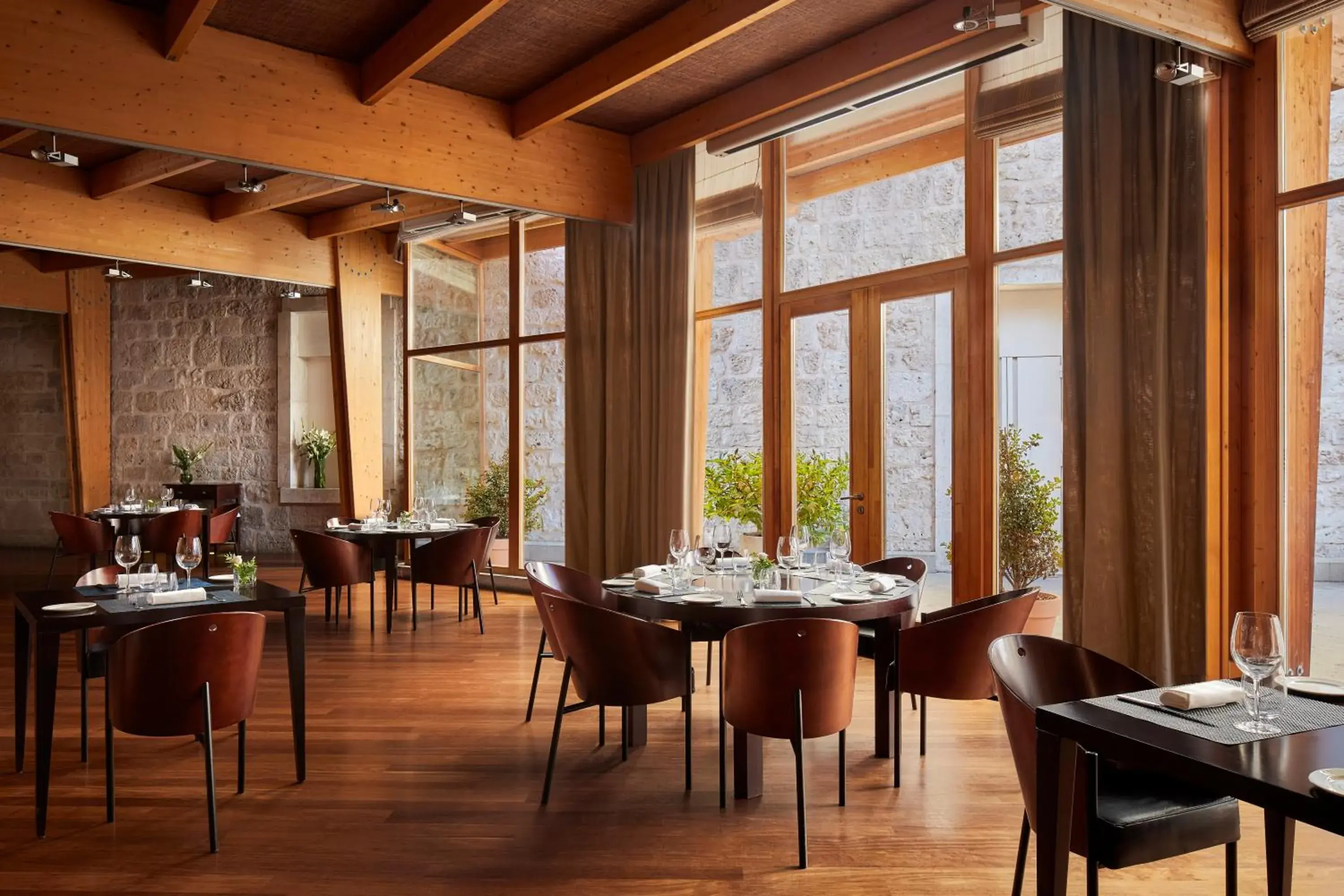 Restaurant/places to eat in NH Collection Palacio de Burgos Restaurant/places to eat in NH Collection Palacio de Burgos