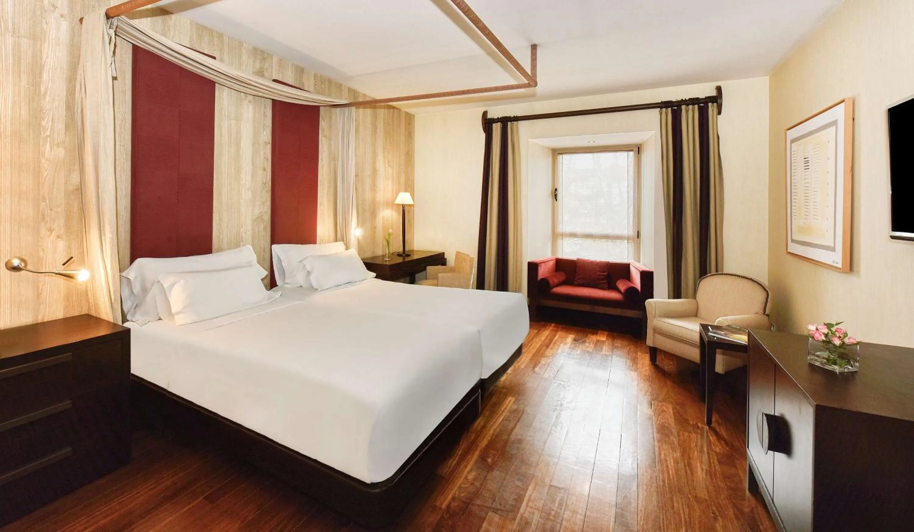 Bedroom, Bed in NH Collection Palacio de Burgos