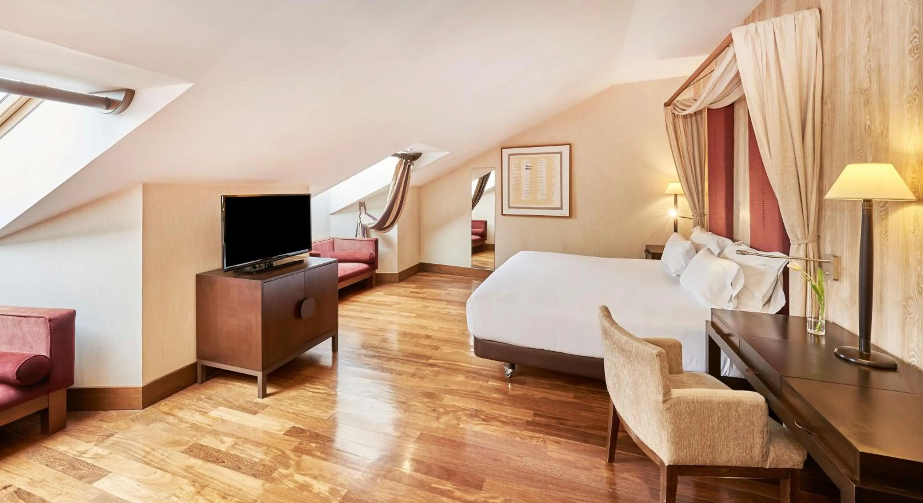 Bedroom, Bed in NH Collection Palacio de Burgos