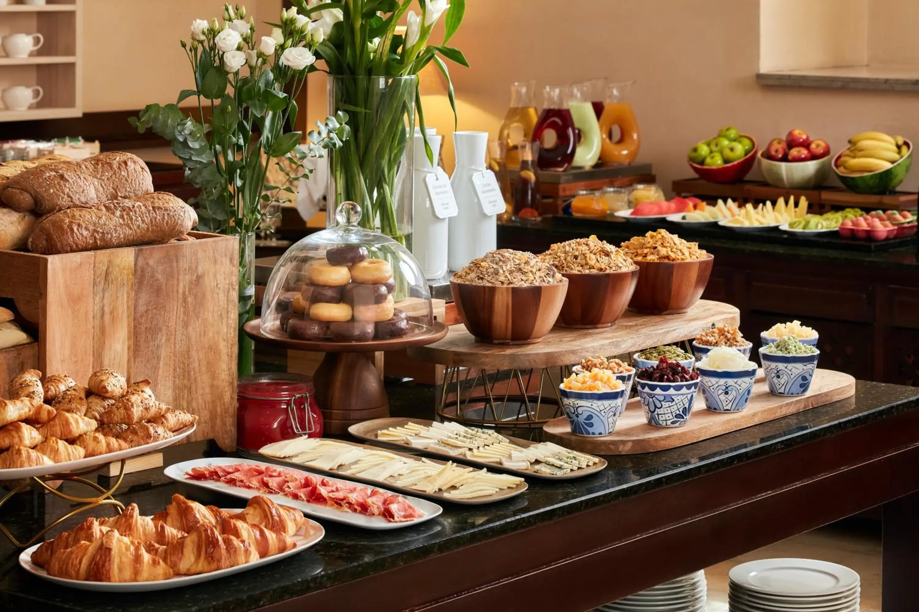 Breakfast in NH Collection Palacio de Burgos Breakfast in NH Collection Palacio de Burgos