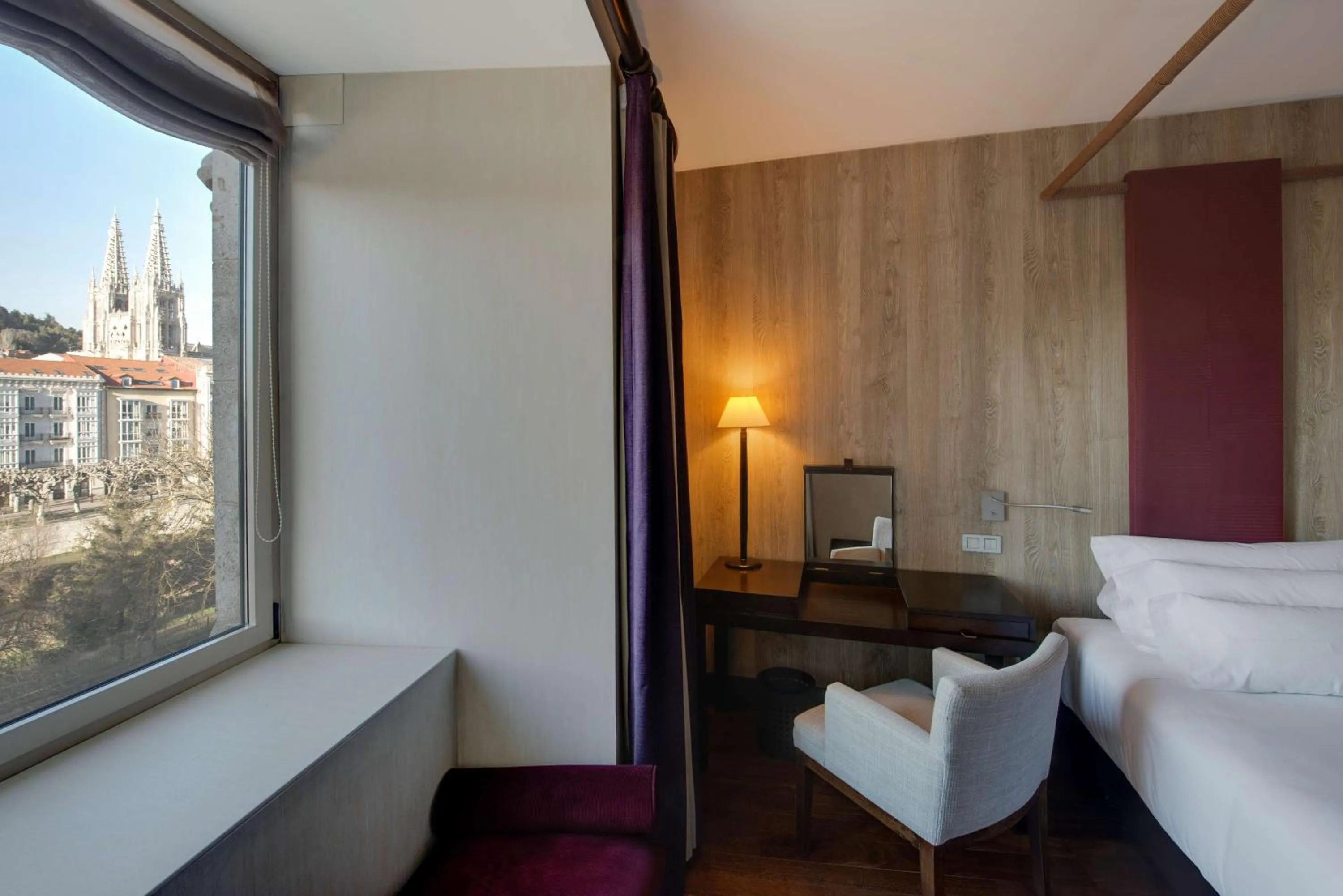 Bedroom, Bed in NH Collection Palacio de Burgos