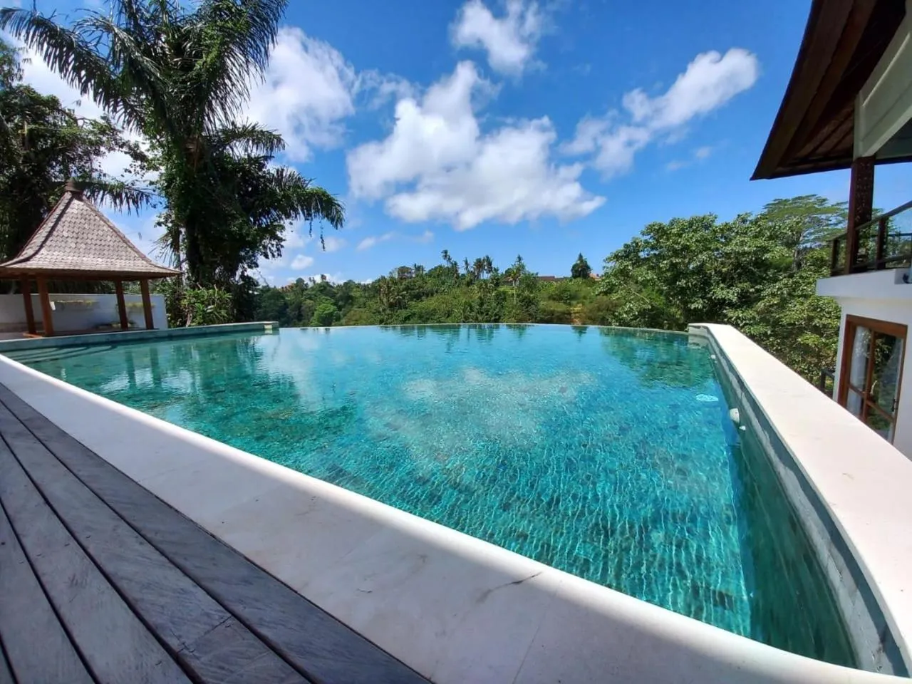 Swimming pool in Villa Tamaro Bali