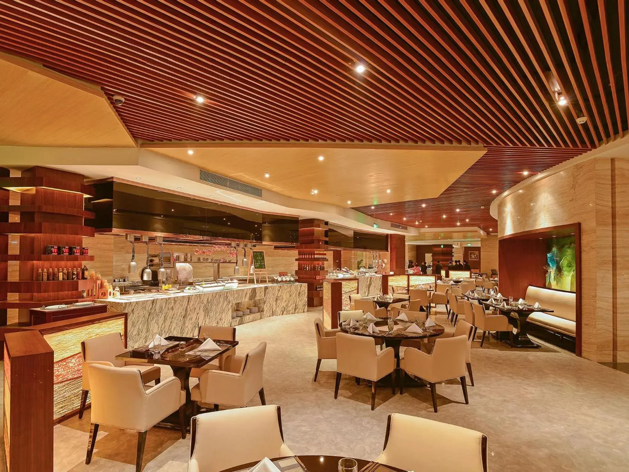 Lounge or bar in Crowne Plaza Shanghai Noah Square by IHG Lounge or bar in Crowne Plaza Shanghai Noah Square by IHG