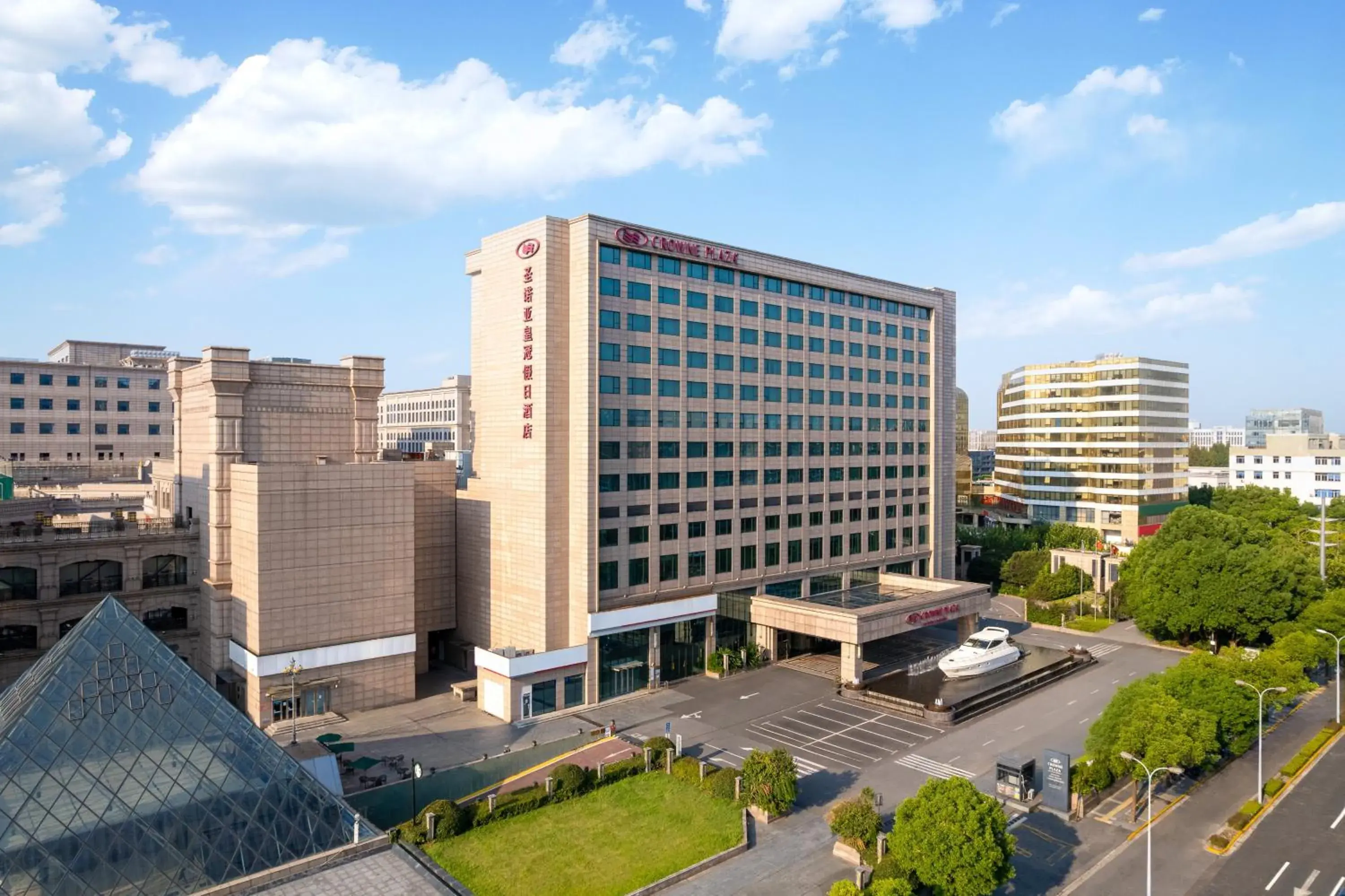 Property building in Crowne Plaza Shanghai Noah Square by IHG Property building in Crowne Plaza Shanghai Noah Square by IHG