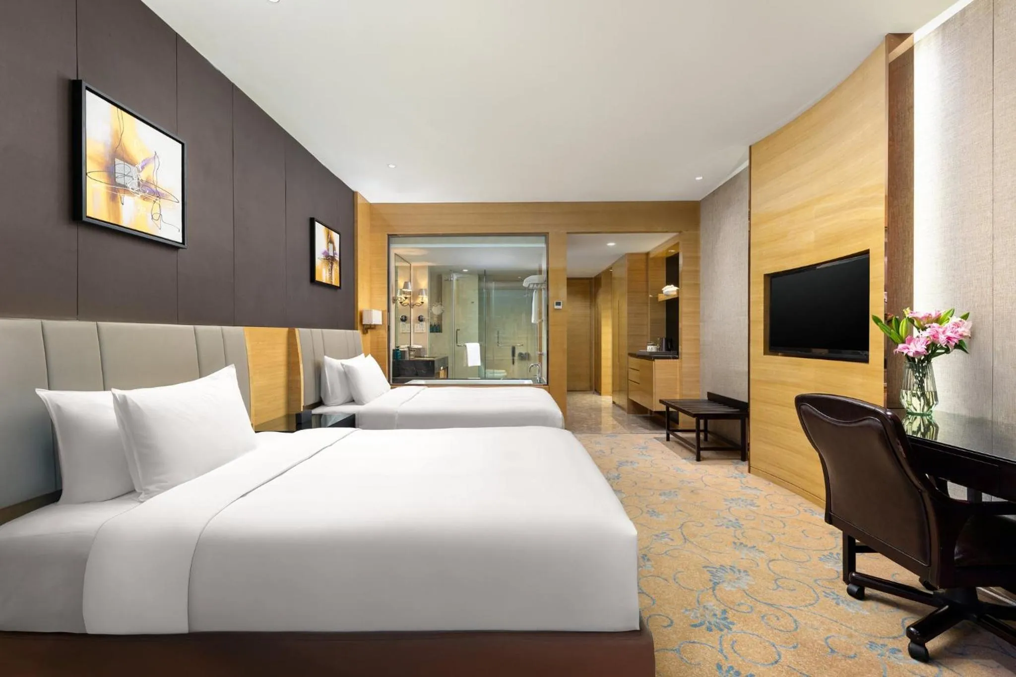 Photo of the whole room, Bed in Crowne Plaza Shanghai Noah Square by IHG