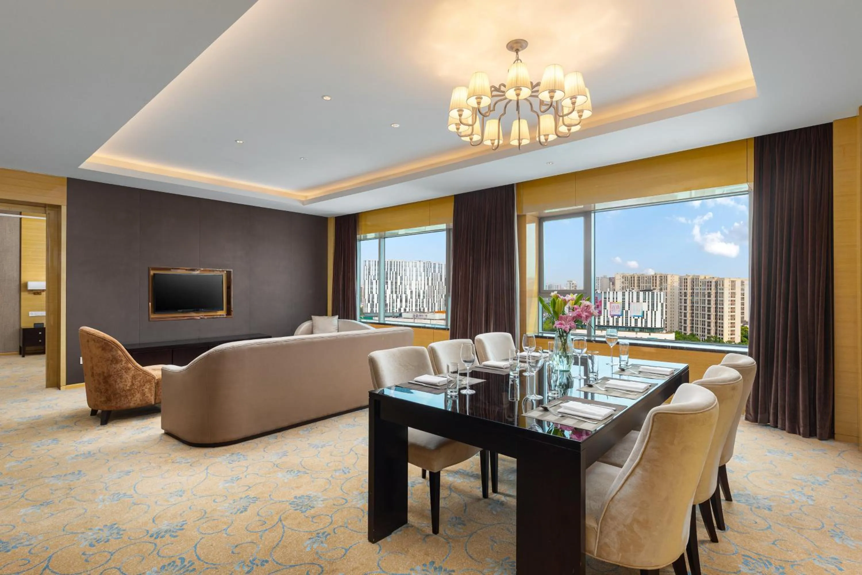 Photo of the whole room in Crowne Plaza Shanghai Noah Square by IHG