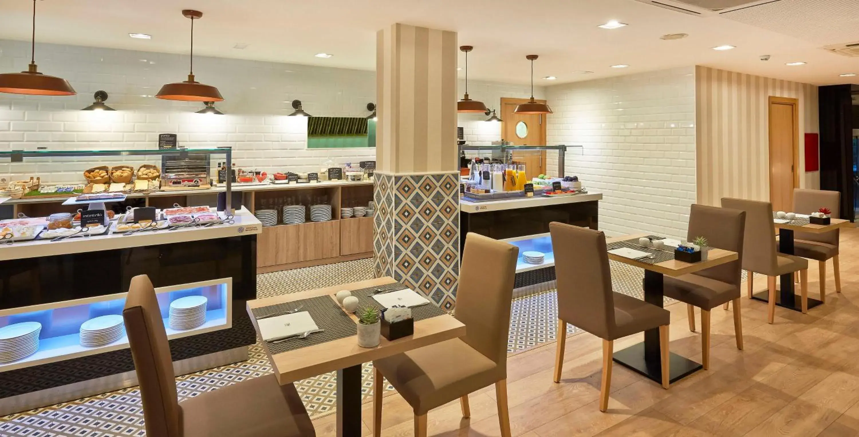 Breakfast in NH Barcelona Les Corts Breakfast in NH Barcelona Les Corts