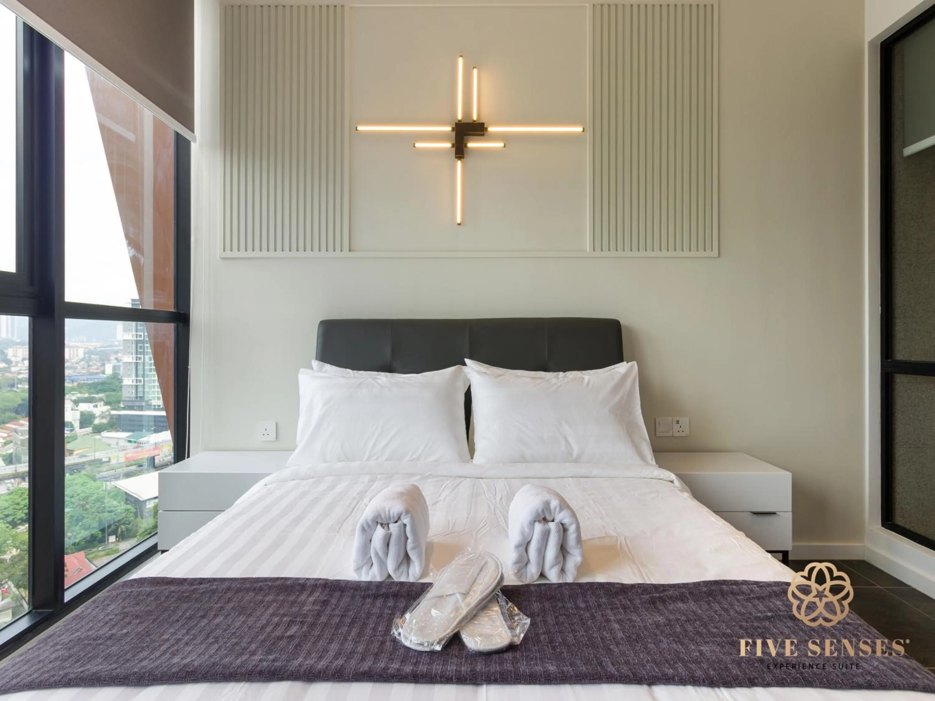 Bed in Scarletz Suites Kuala Lumpur, Five Senses
