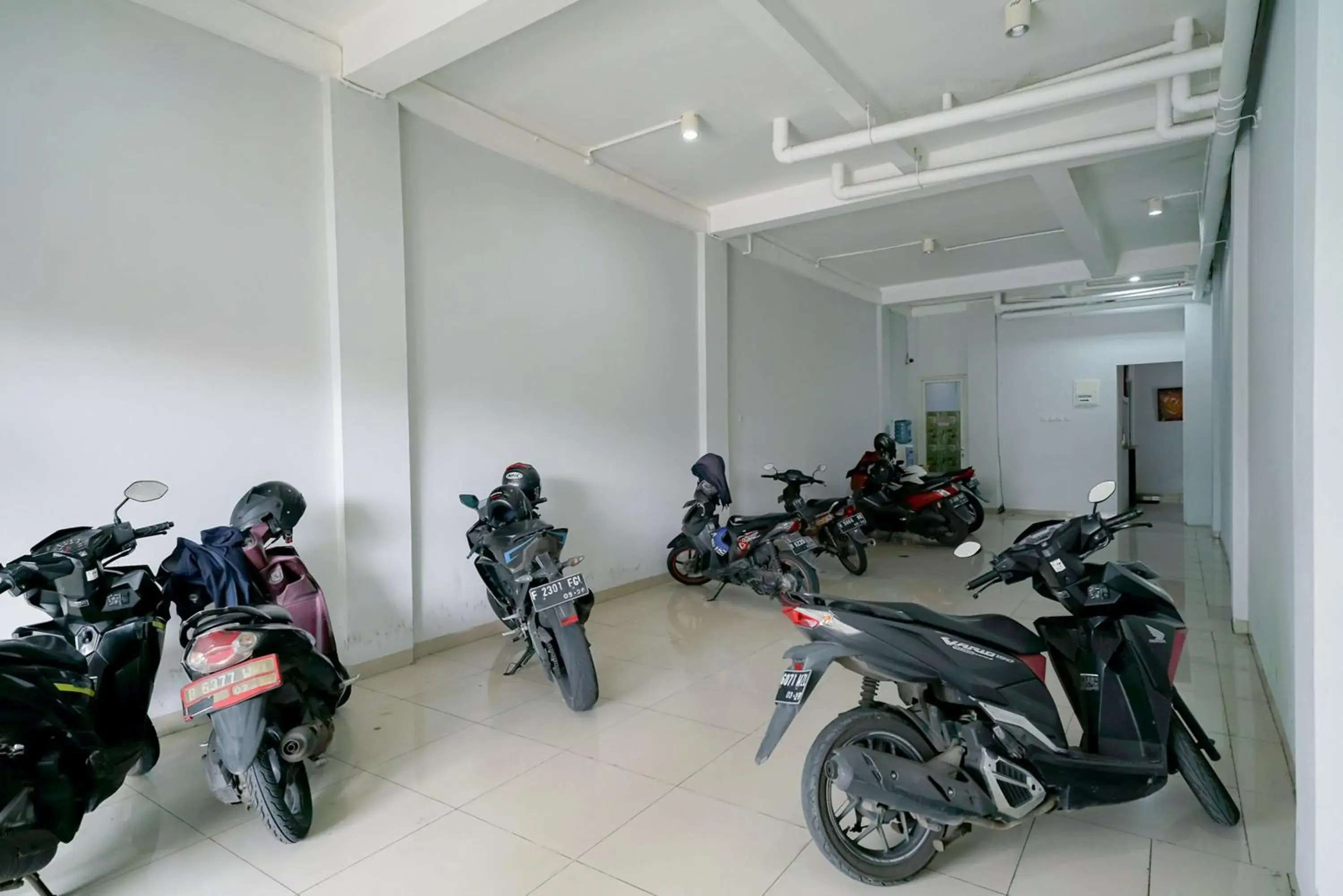 Urbanview Hotel Syariah De Umbrella Ciputat Urbanview Hotel Syariah De Umbrella Ciputat