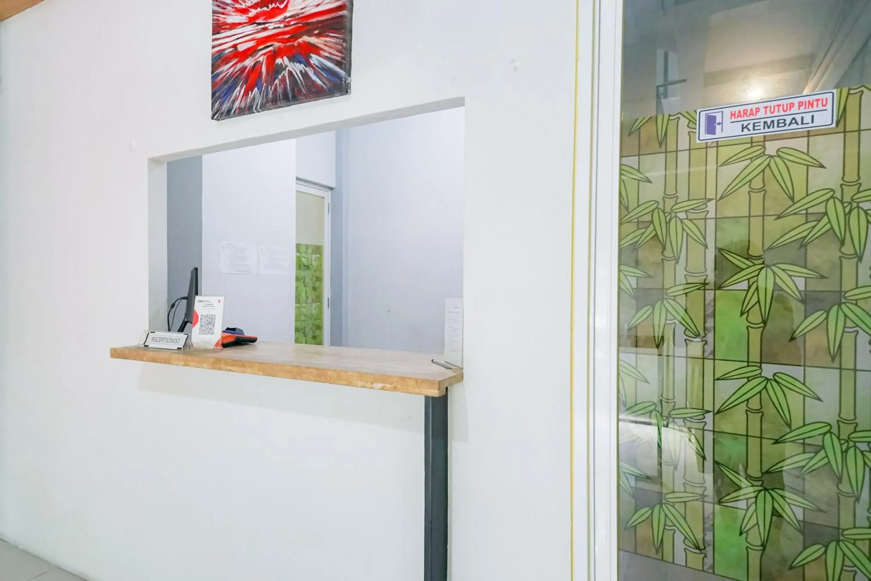 Urbanview Hotel Syariah De Umbrella Ciputat Urbanview Hotel Syariah De Umbrella Ciputat