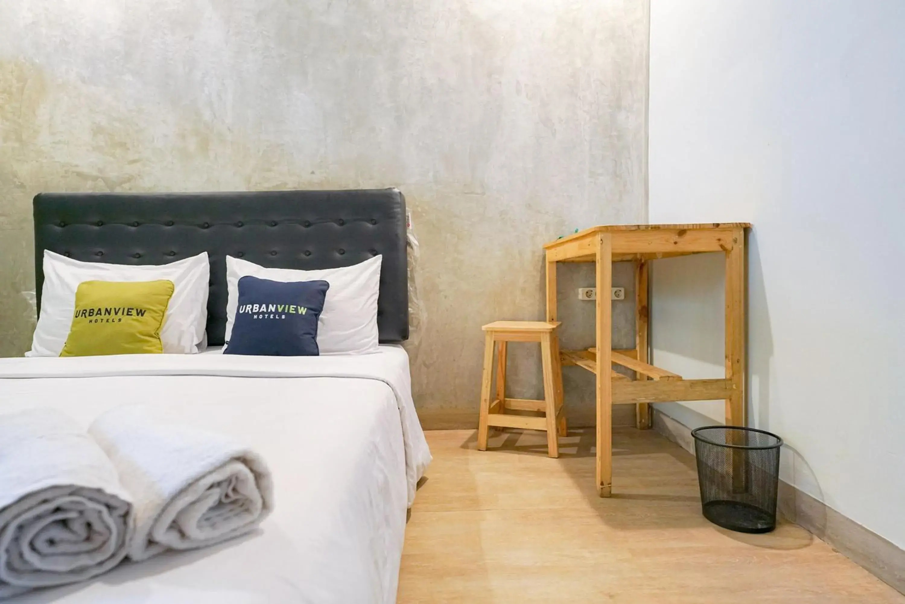 Bedroom, Bed in Urbanview Hotel Syariah De Umbrella Ciputat Bedroom, Bed in Urbanview Hotel Syariah De Umbrella Ciputat