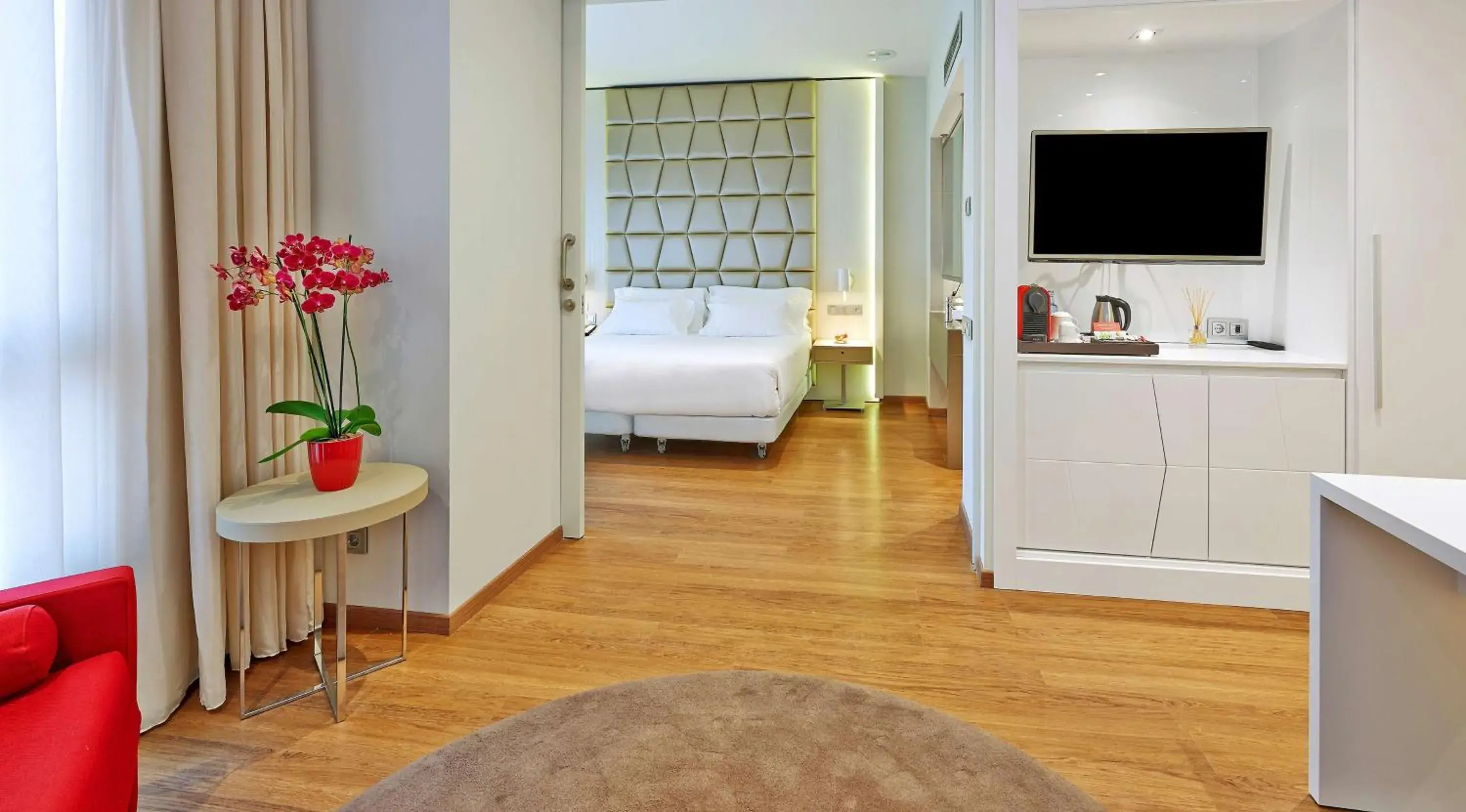 Photo of the whole room, Bed in NH Collection Barcelona Podium Photo of the whole room, Bed in NH Collection Barcelona Podium