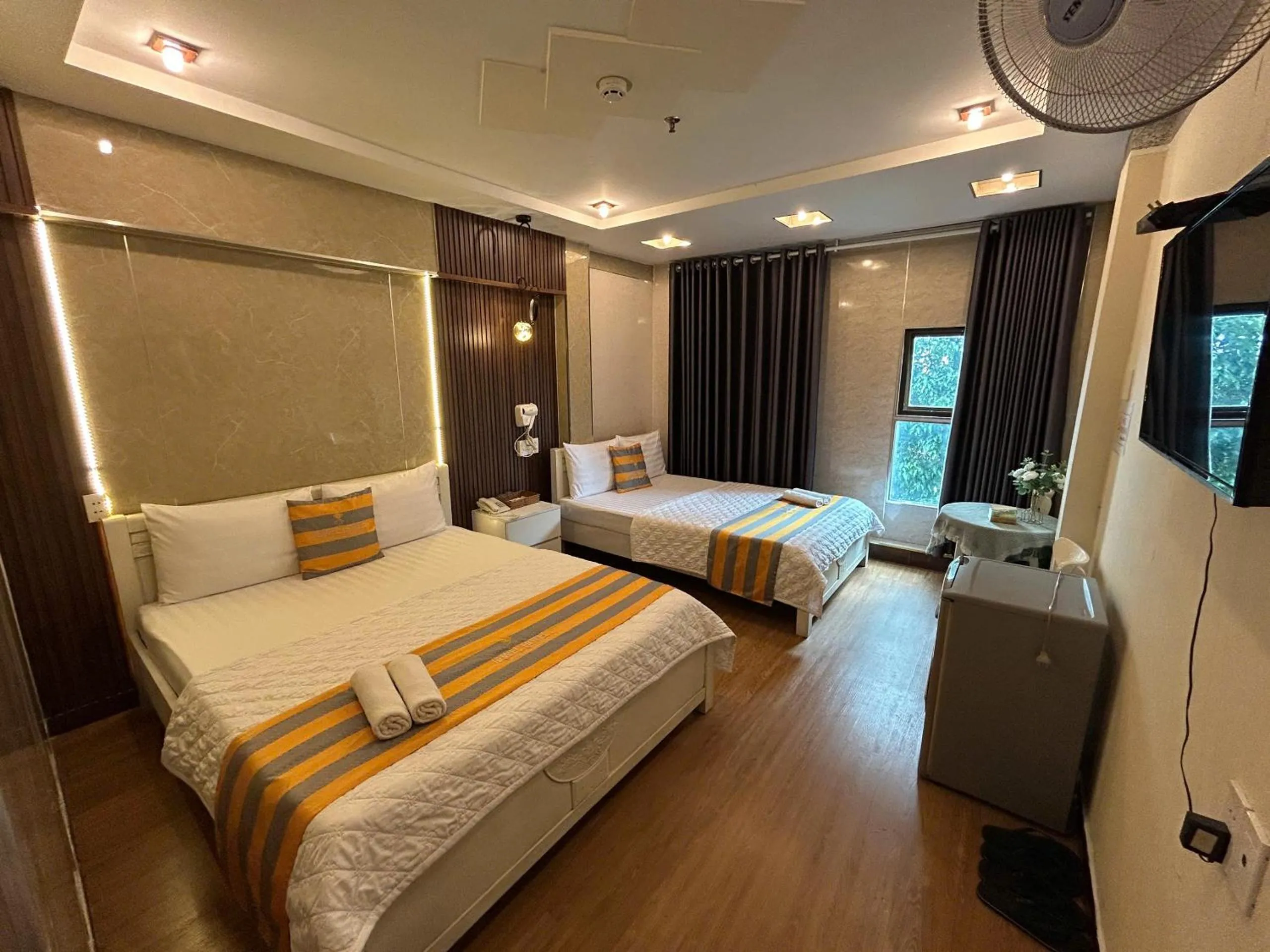 Balcony/Terrace, Bed in Jewel Hotel