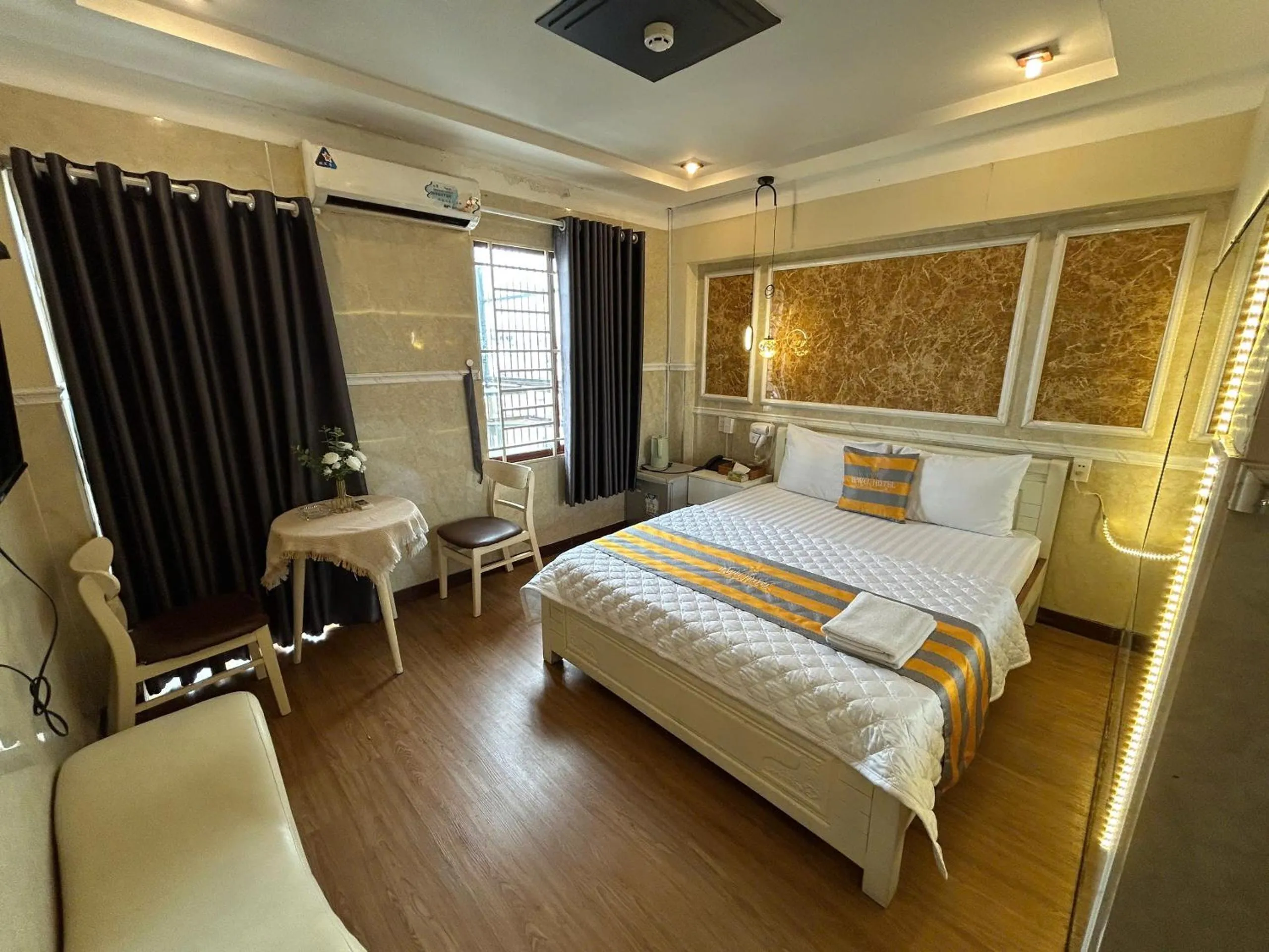 Bedroom, Bed in Jewel Hotel