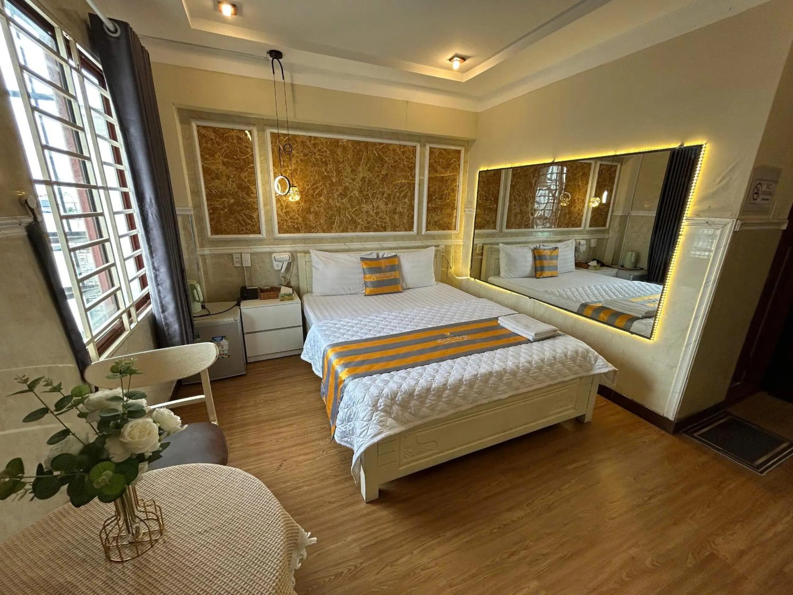 Bedroom, Bed in Jewel Hotel
