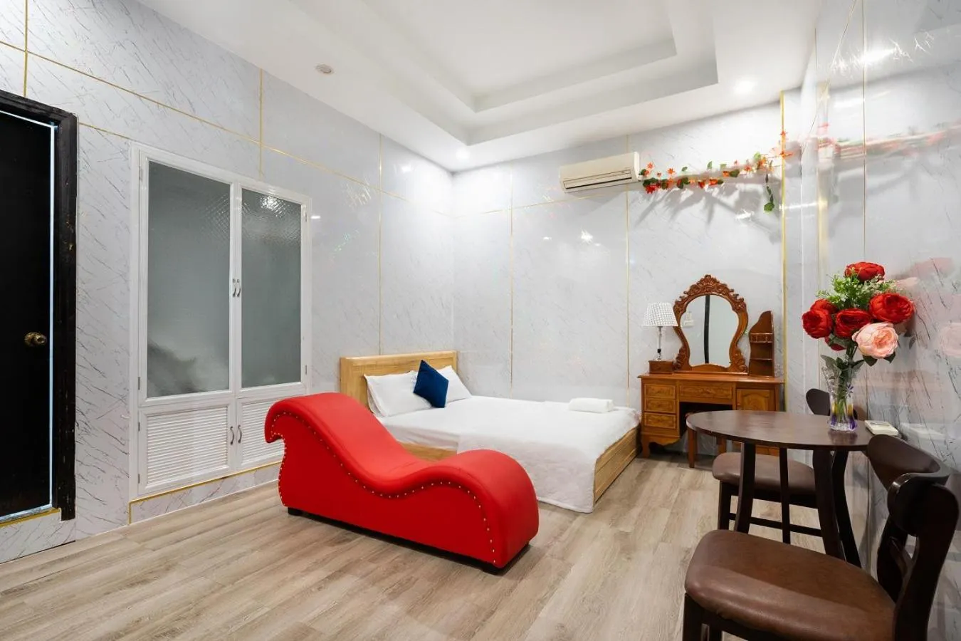 Seating area in Khách Sạn Tràng An